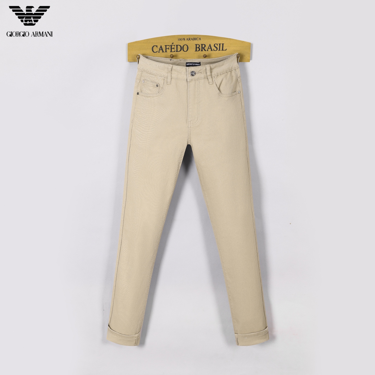 阿玛尼小直筒牛仔裤 - 柔らかく快適な重工水洗デザイン