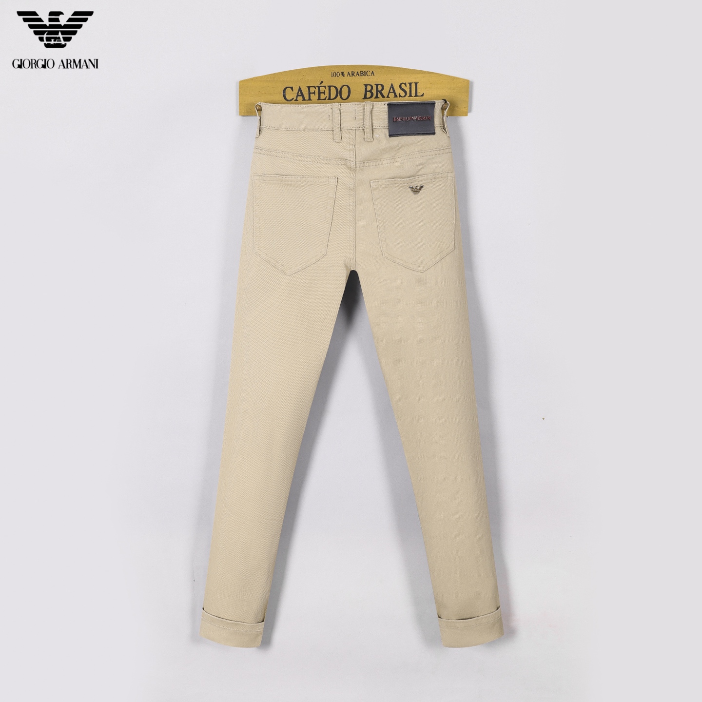 阿玛尼小直筒牛仔裤 - 柔らかく快適な重工水洗デザイン