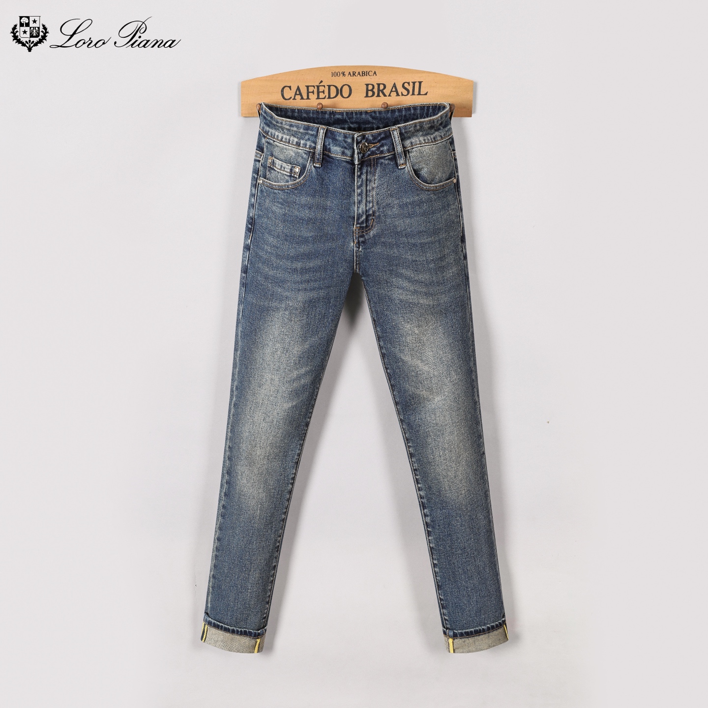 布鲁内洛·库奇内利 小直筒牛仔裤 - 重工水洗で柔らかさ極める