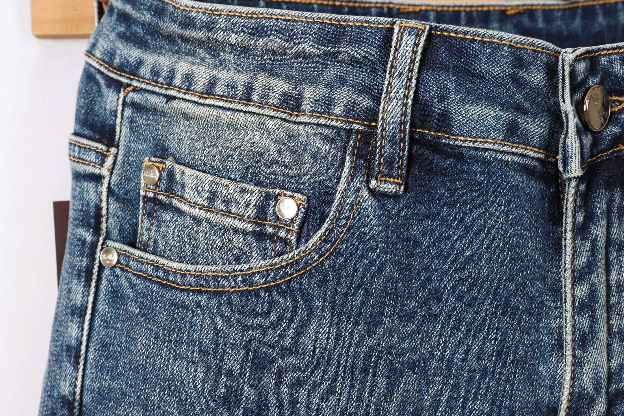 布鲁内洛·库奇内利 小直筒牛仔裤 - 重工水洗で柔らかさ極める