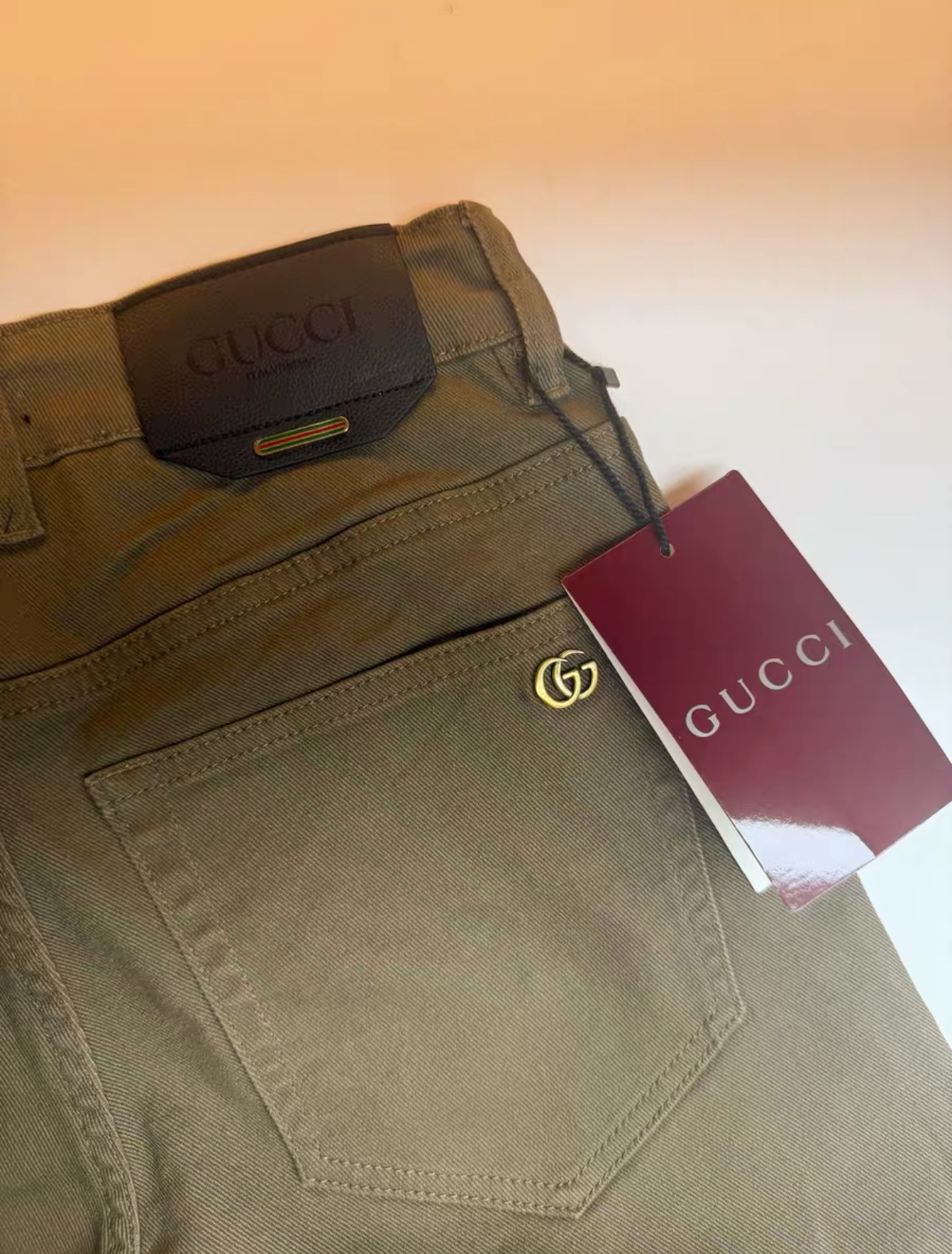 Gucci秋冬新作男装牛仔裤 - 小直脚修身デザイン