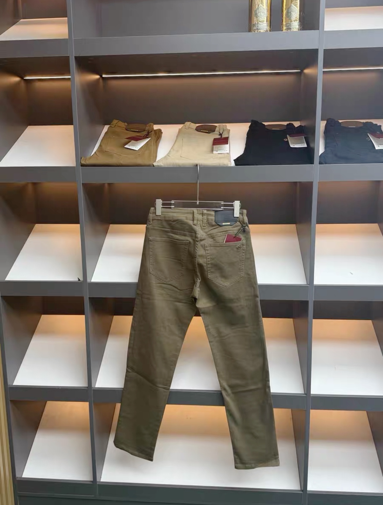 Gucci秋冬新作男装牛仔裤 - 小直脚修身デザイン