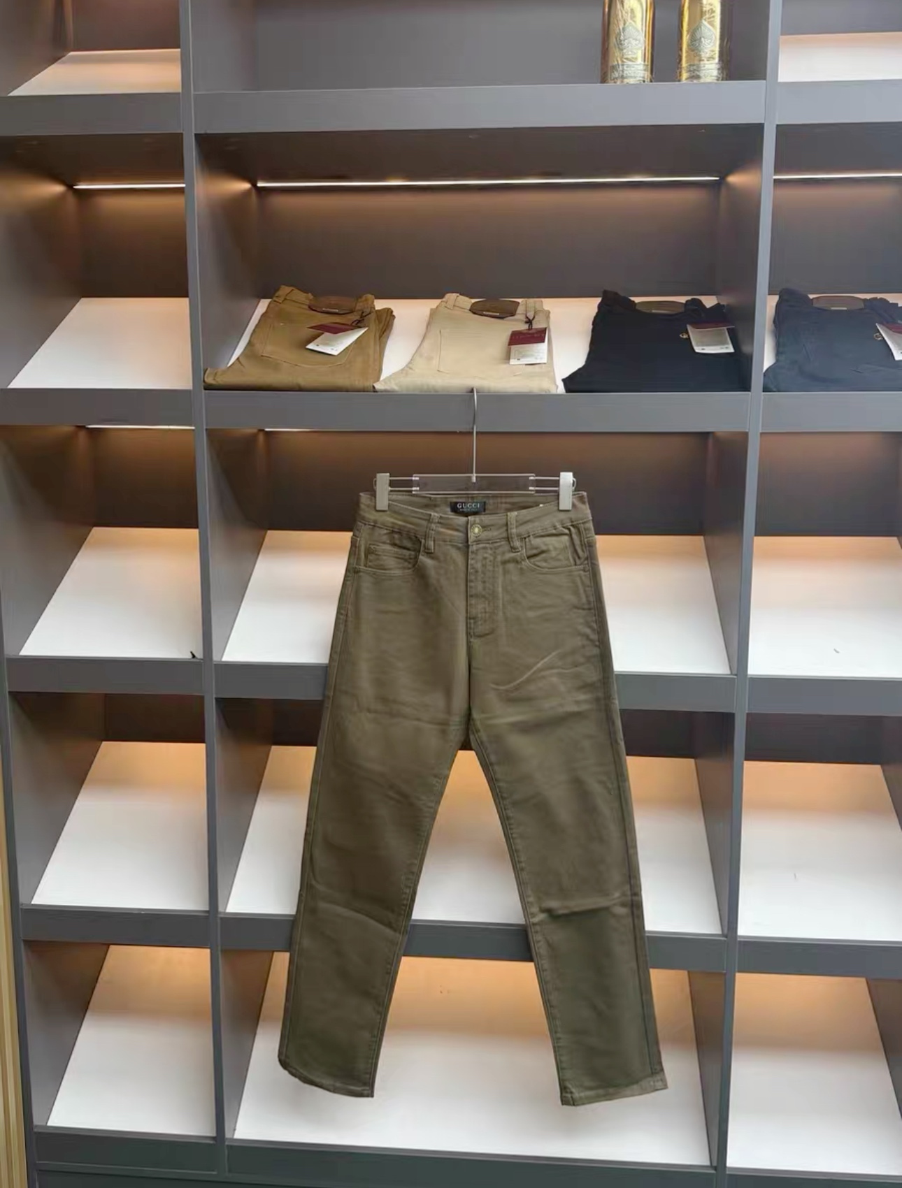 Gucci秋冬新作男装牛仔裤 - 小直脚修身デザイン