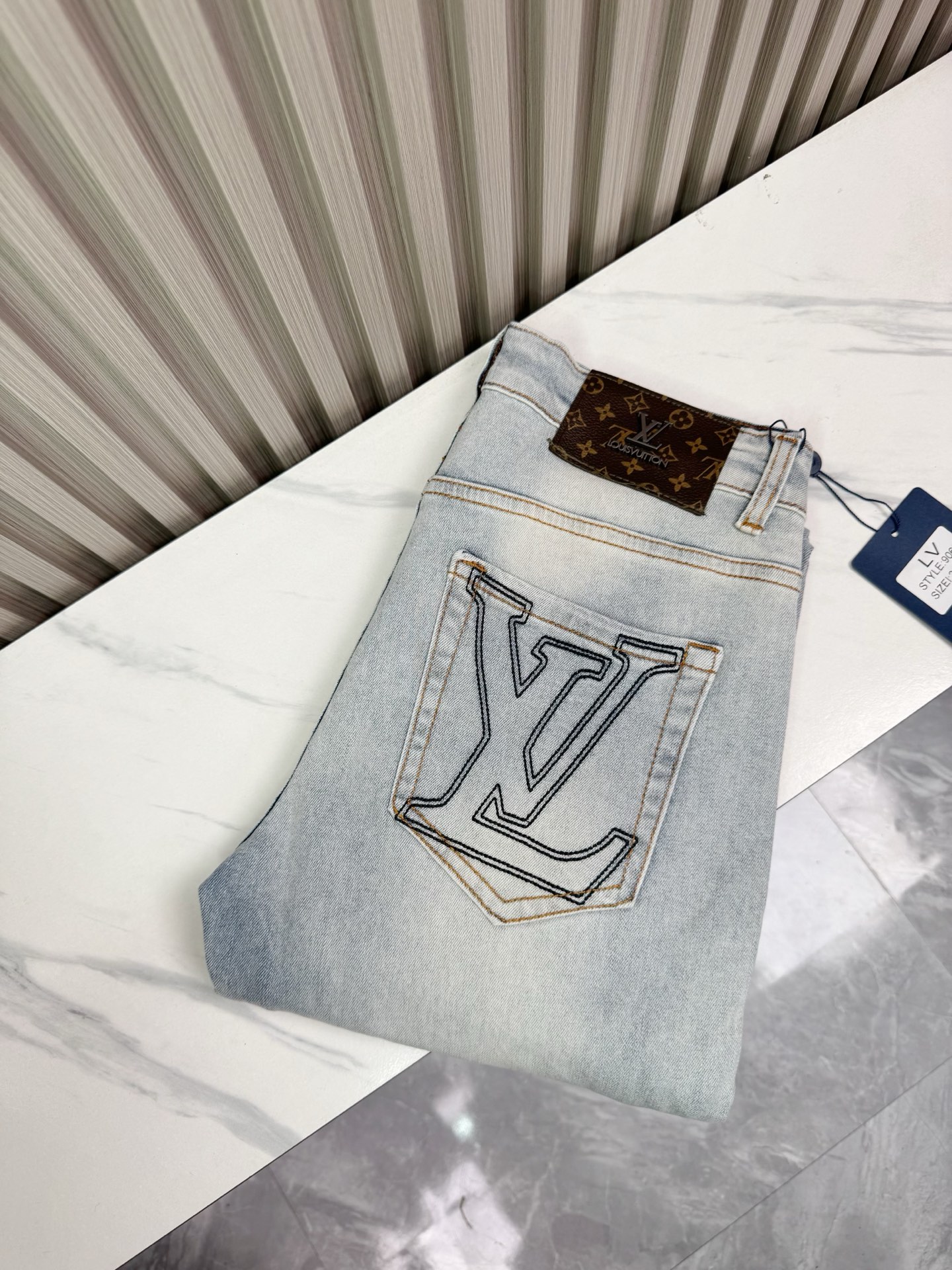 LV 经典大牌牛仔裤 修身小脚 弹力显瘦