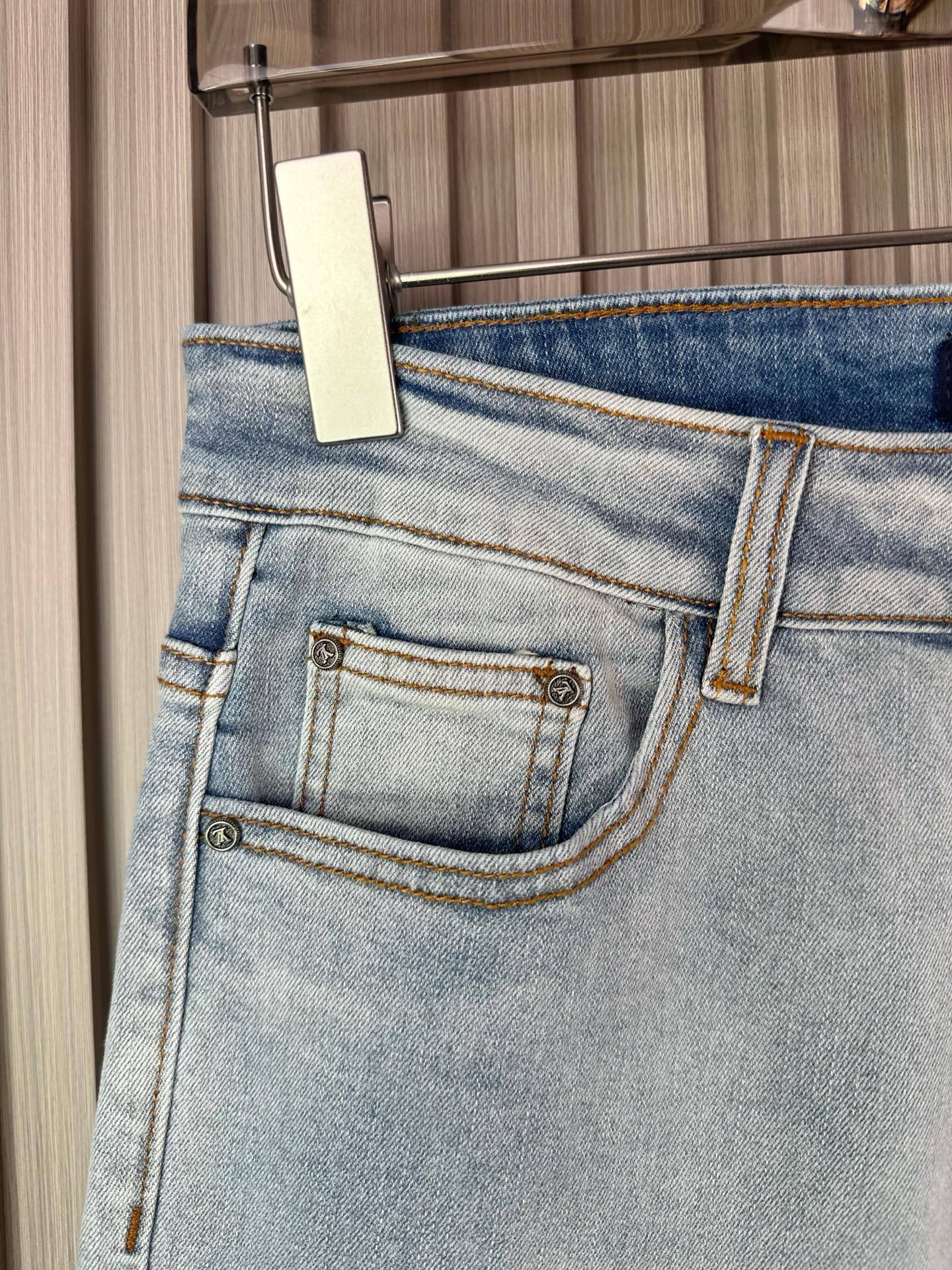 LV 经典大牌牛仔裤 修身小脚 弹力显瘦