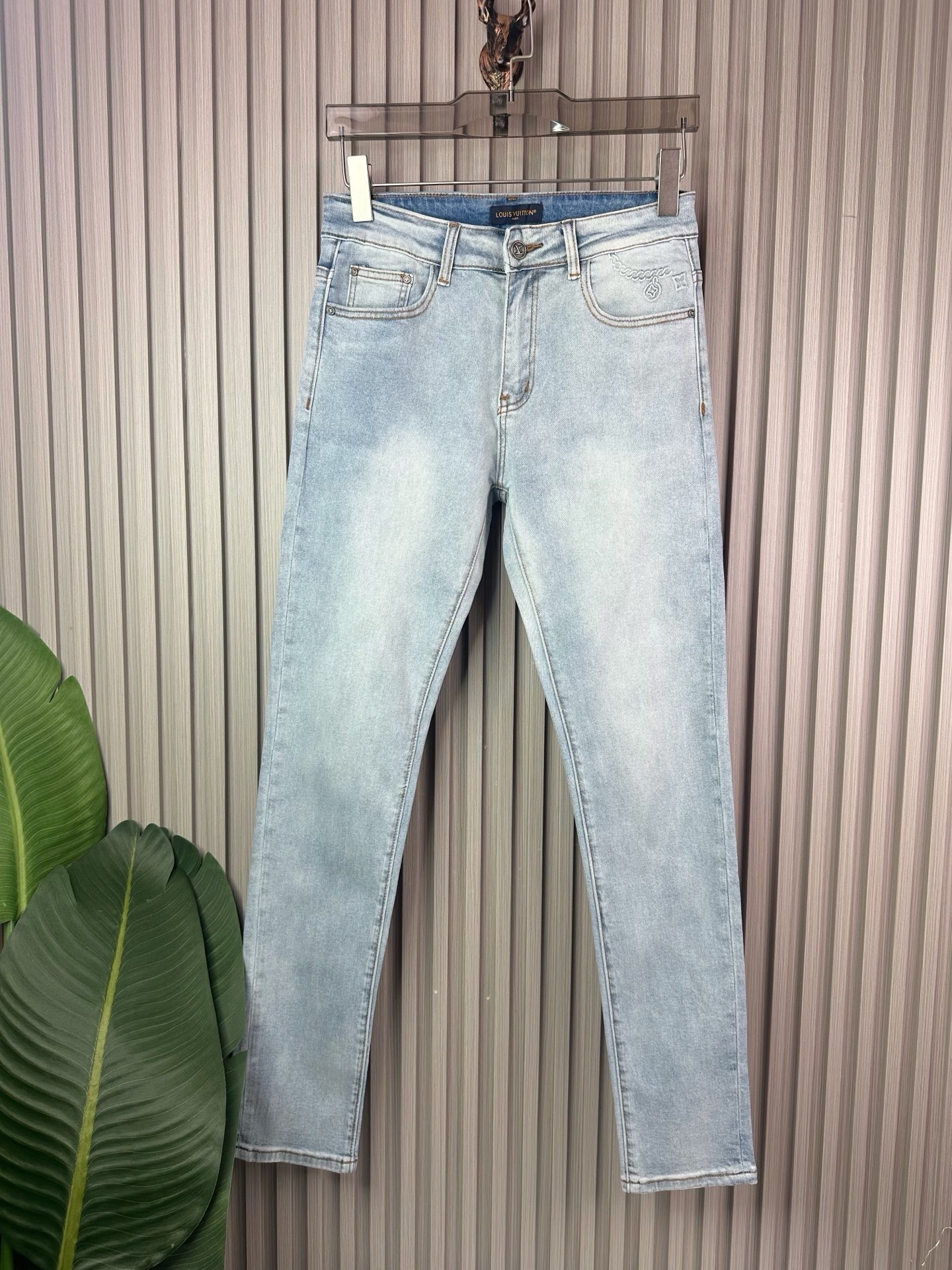 LV 经典大牌牛仔裤 修身小脚 弹力显瘦