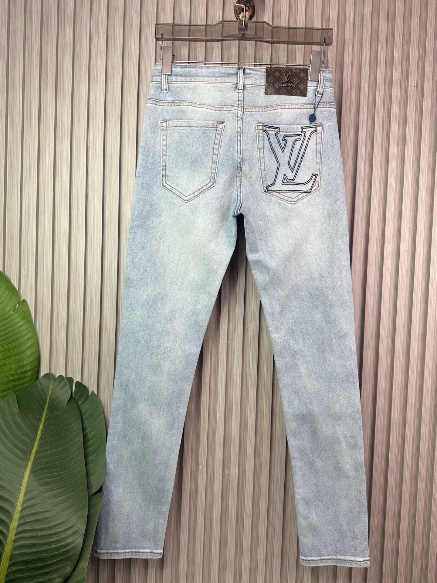 LV 经典大牌牛仔裤 修身小脚 弹力显瘦