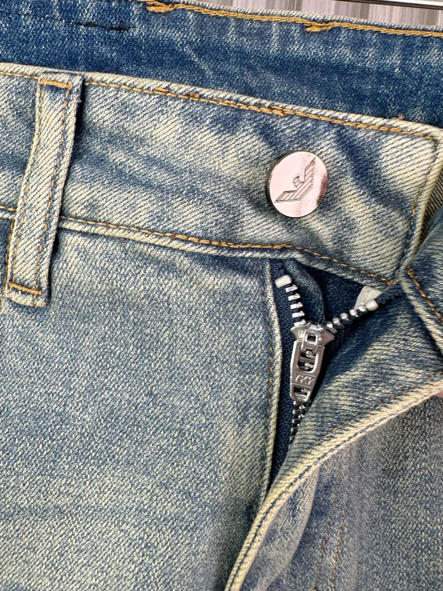 アーマーニ デニムパンツ 修身小脚タイプ 弾力素材