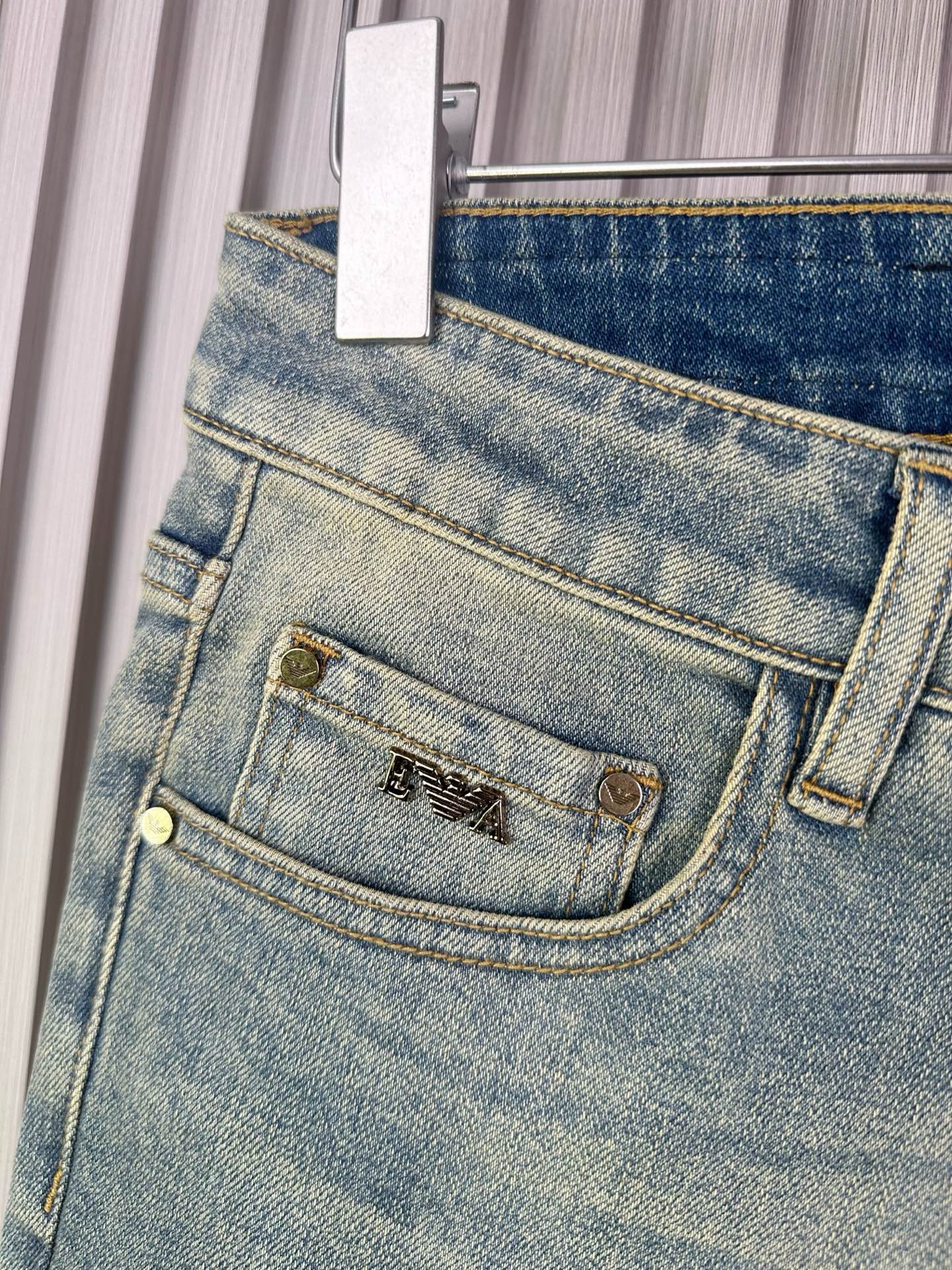 アーマーニ デニムパンツ 修身小脚タイプ 弾力素材