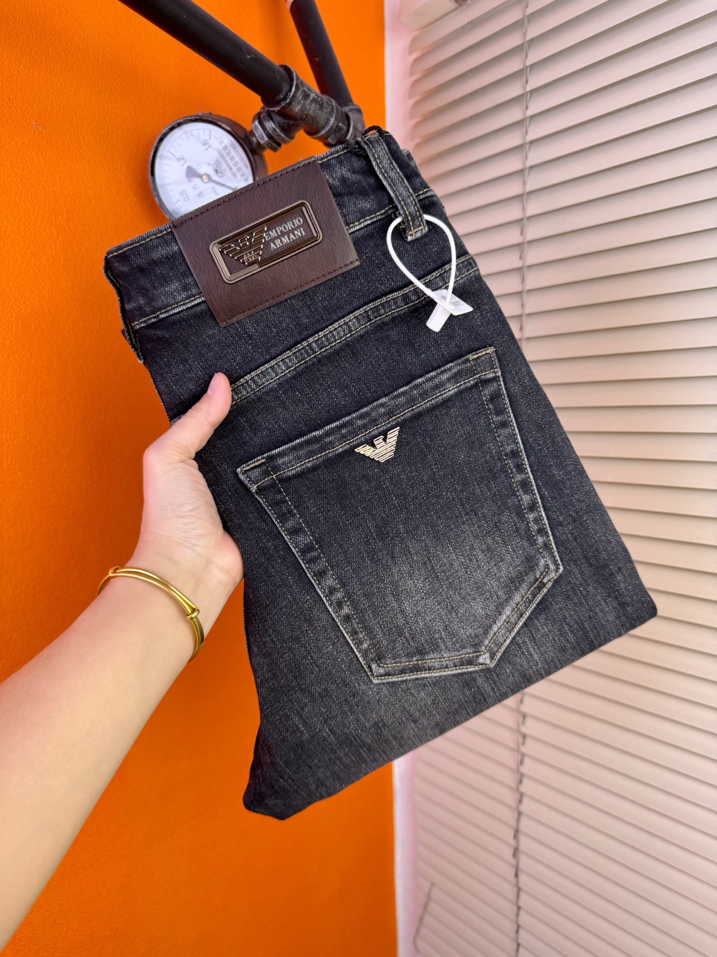 典牛仔蓝棉弹牛仔面料 弹力修身小直脚长裤好搭配，简约大气气质款专柜品质，顶级原单货，实物实拍