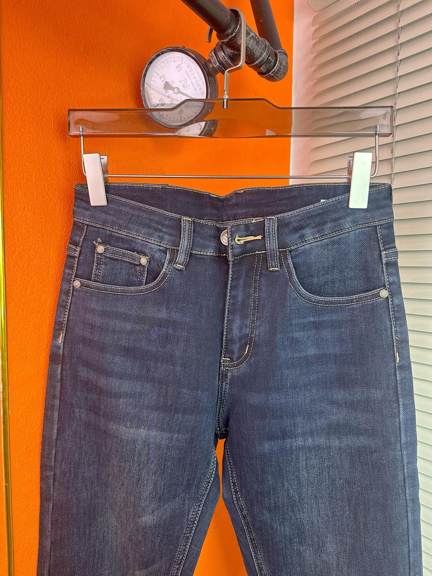 アーマーニ メンズ デニムパンツ ビジネスカジュアル 秋冬向け