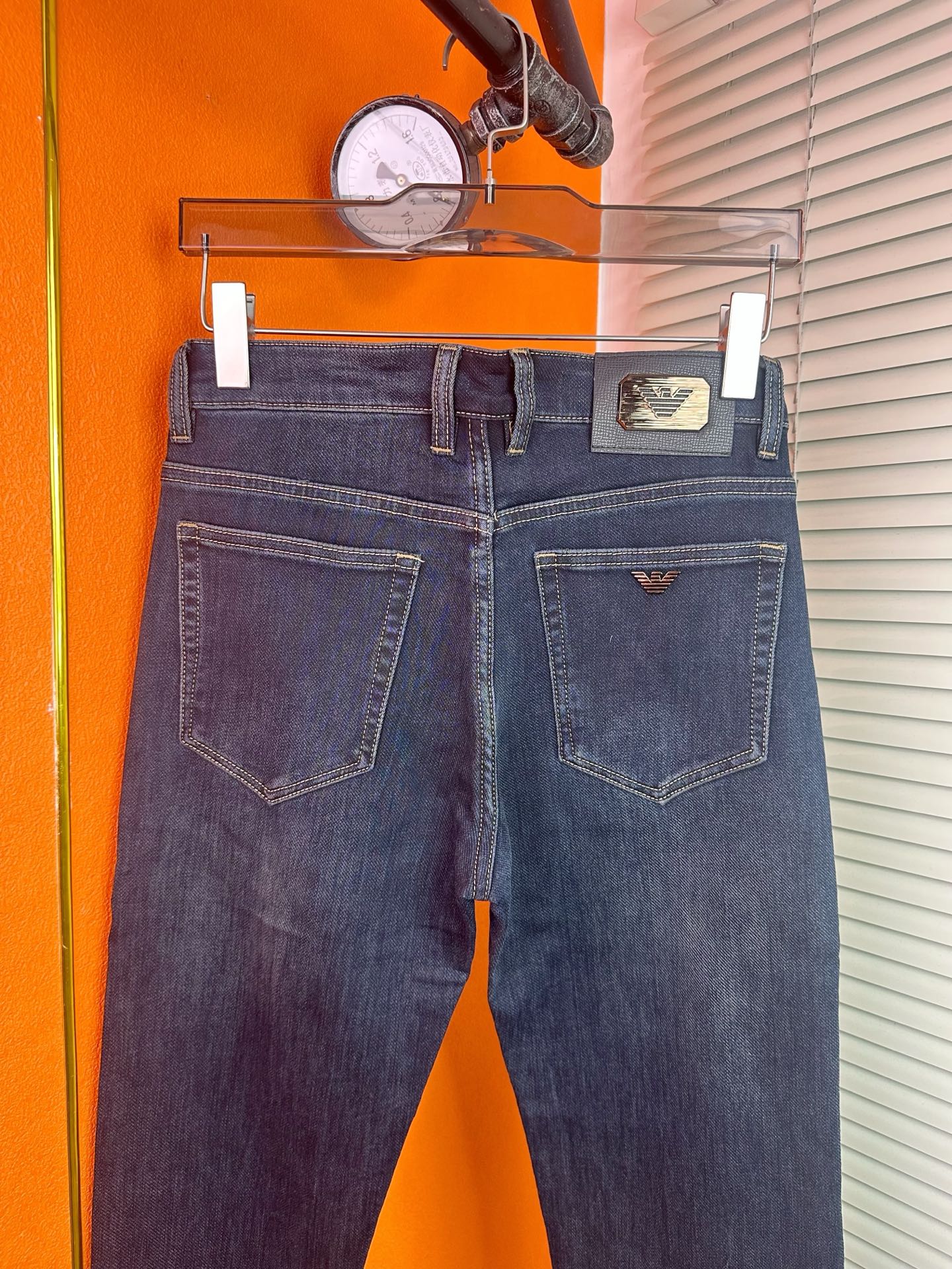 アーマーニ メンズ デニムパンツ ビジネスカジュアル 秋冬向け