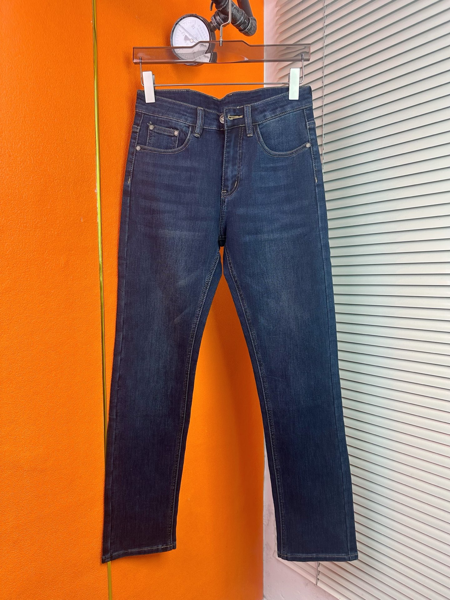 アーマーニ メンズ デニムパンツ ビジネスカジュアル 秋冬向け