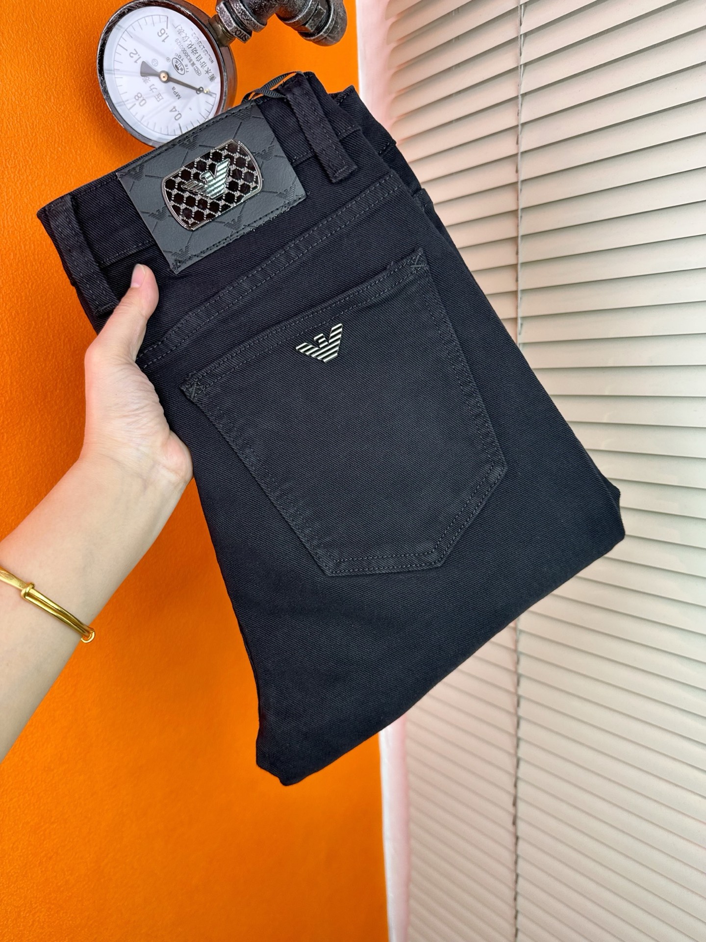 アーマーニ メンズ 牛仔パンツ ビジネススタイル 秋冬向け