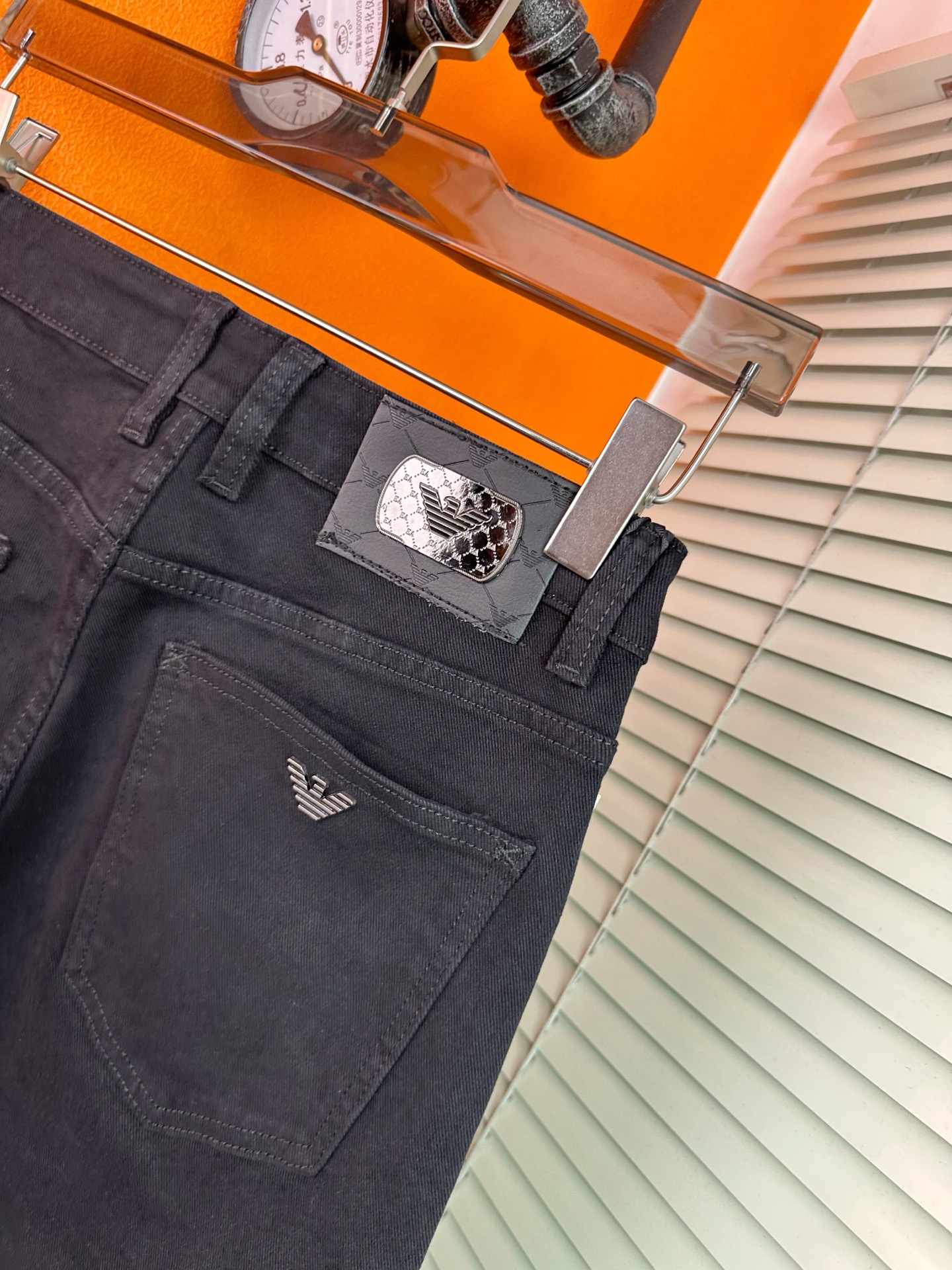 アーマーニ メンズ 牛仔パンツ ビジネススタイル 秋冬向け