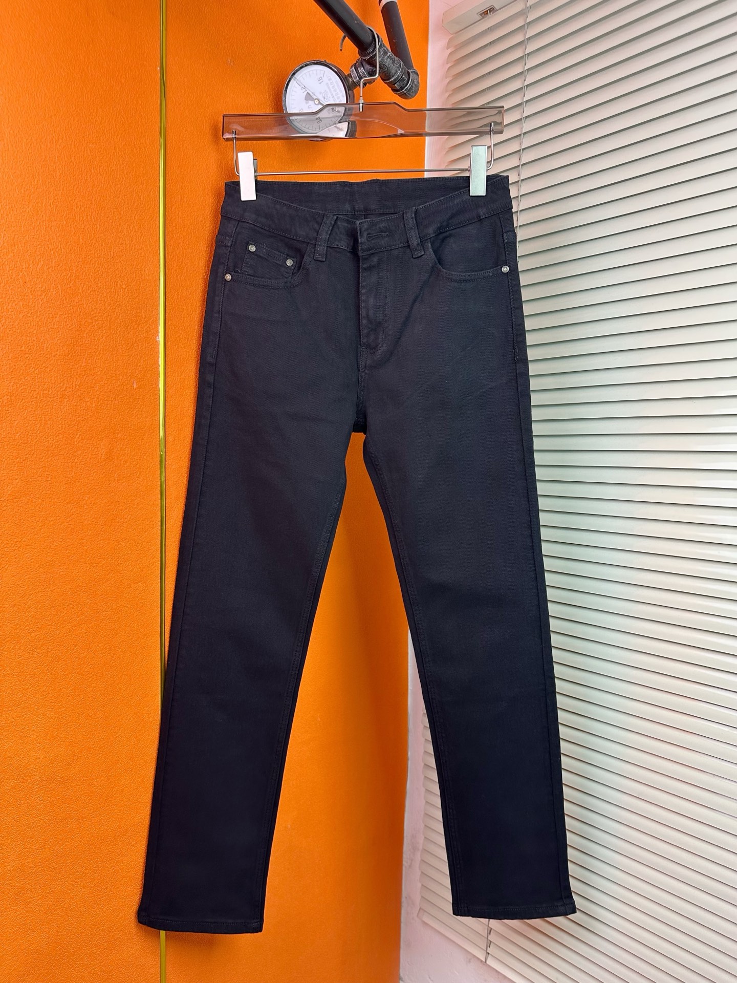 アーマーニ メンズ 牛仔パンツ ビジネススタイル 秋冬向け