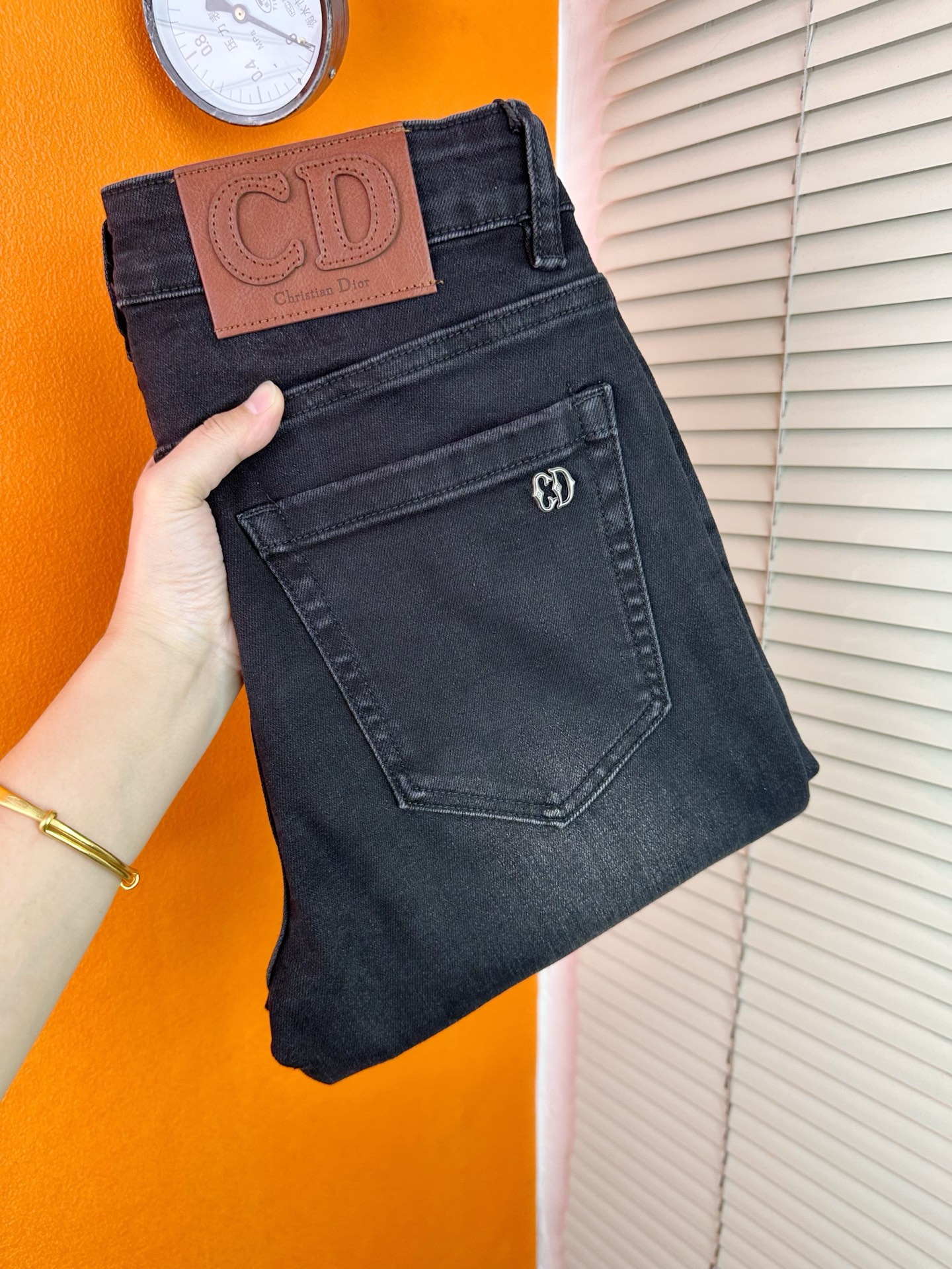 Dior 男性用デニムパンツ 修身タイプ 秋冬新作