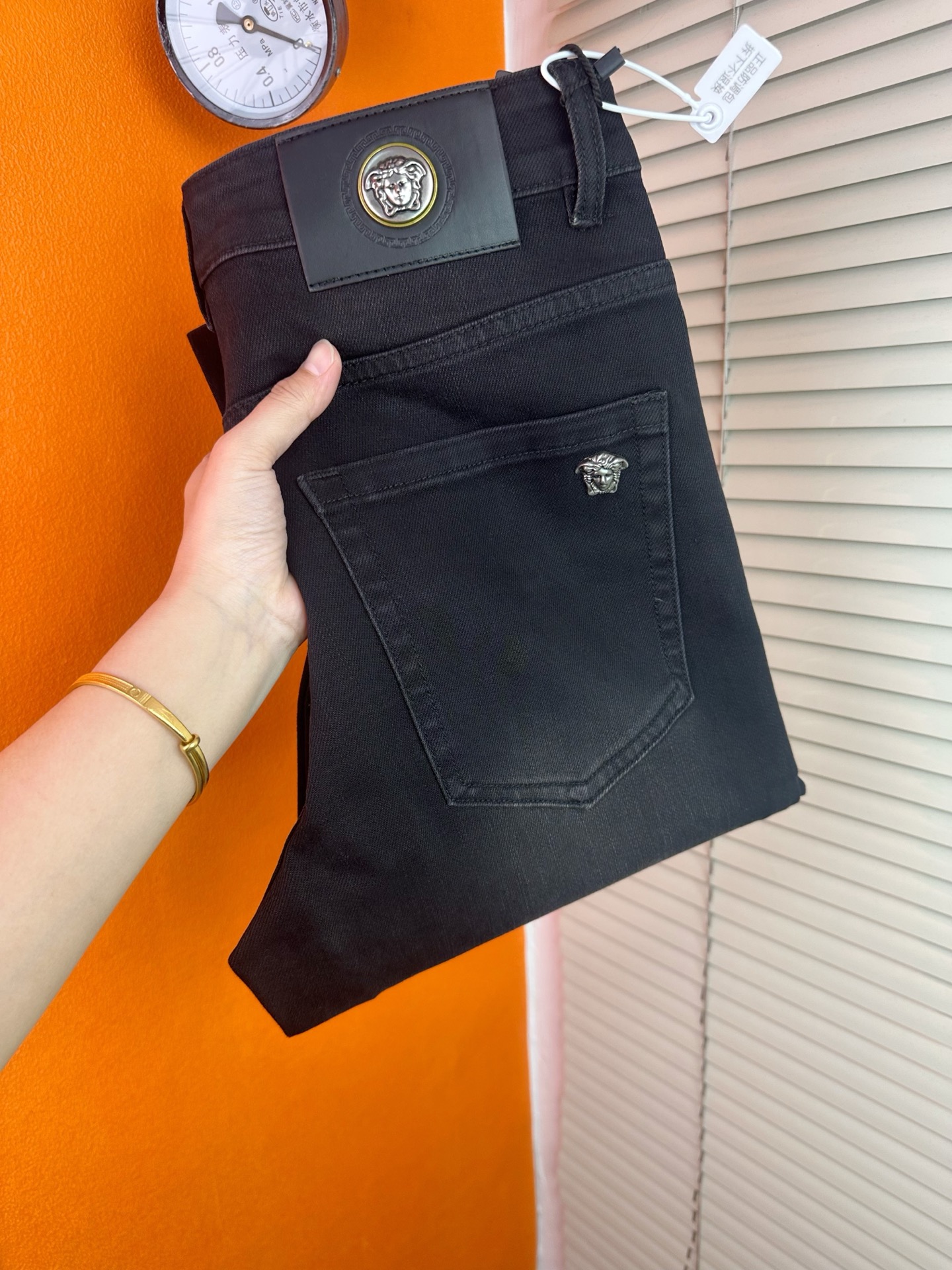 范思哲 メンズ デニムパンツ スリムフィット 小脚 秋冬新作