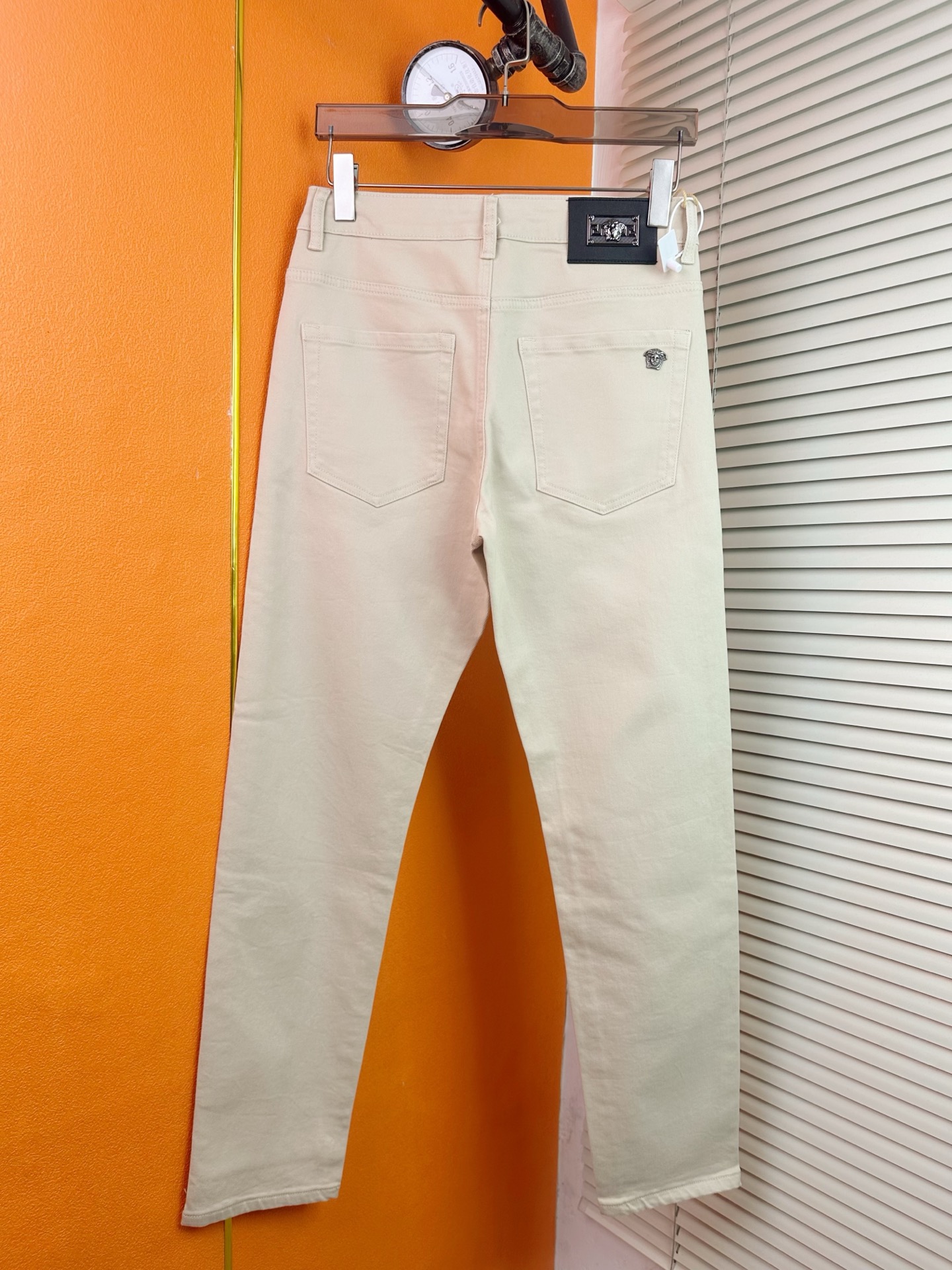 范思哲スタイル メンズデニムパンツ 弾力修身小直筒 秋冬新作