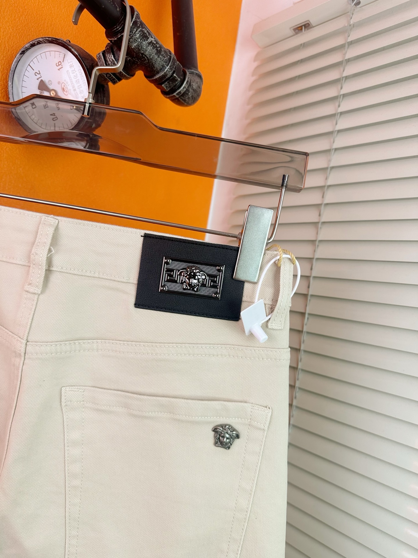 范思哲スタイル メンズデニムパンツ 弾力修身小直筒 秋冬新作