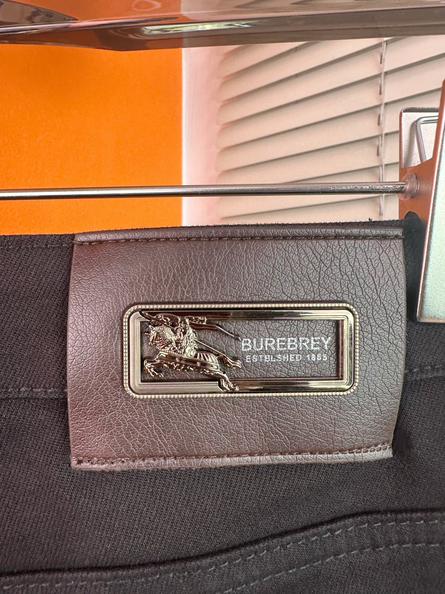 バーバリー メンズ デニムパンツ 弾力性のあるスリムフィット