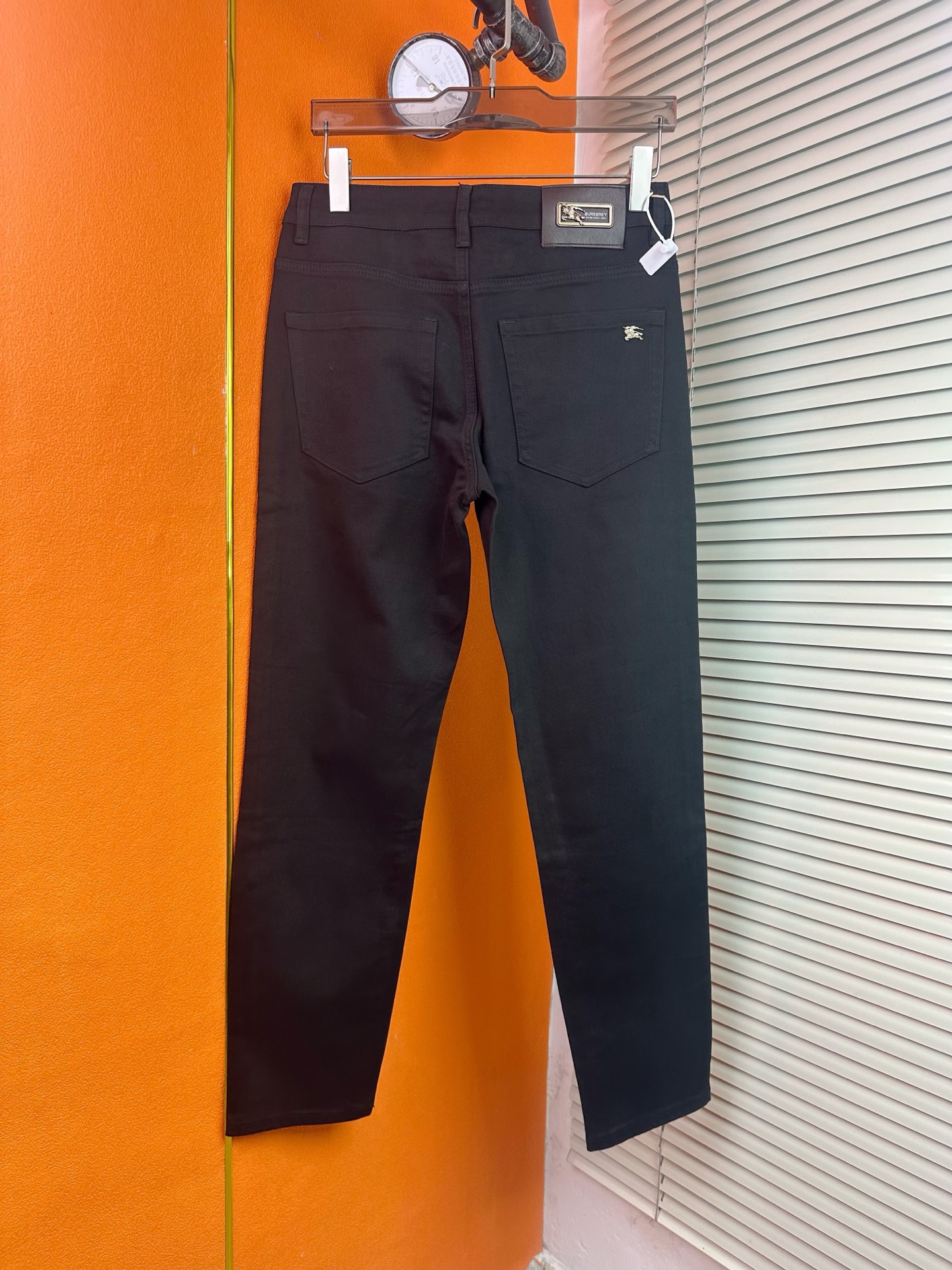 バーバリー メンズ デニムパンツ 弾力性のあるスリムフィット