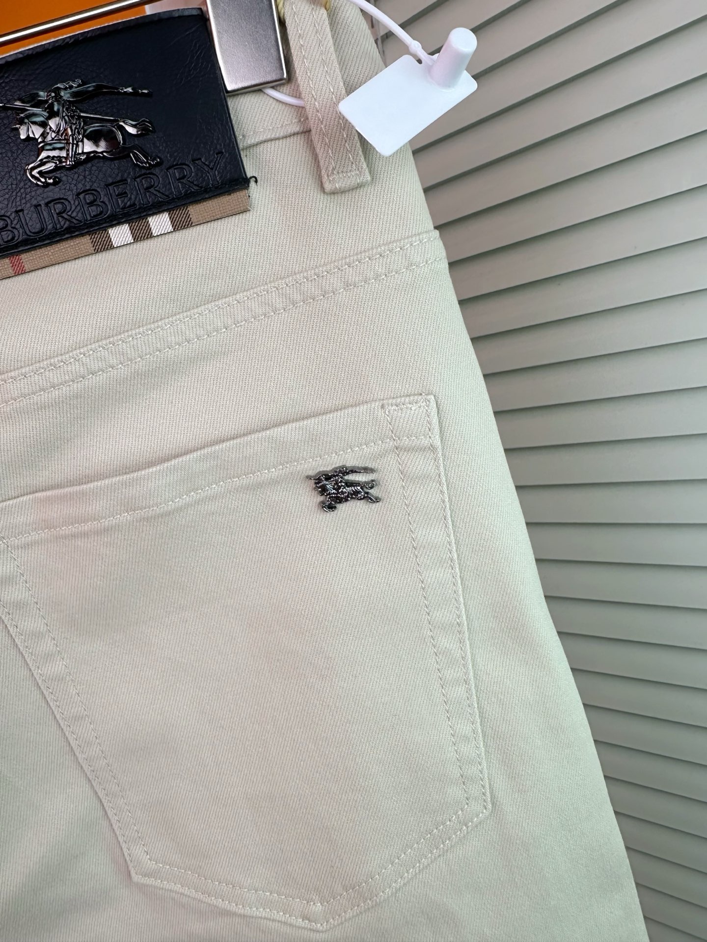 バーバリー メンズ ファッション デニムパンツ 弾力修身