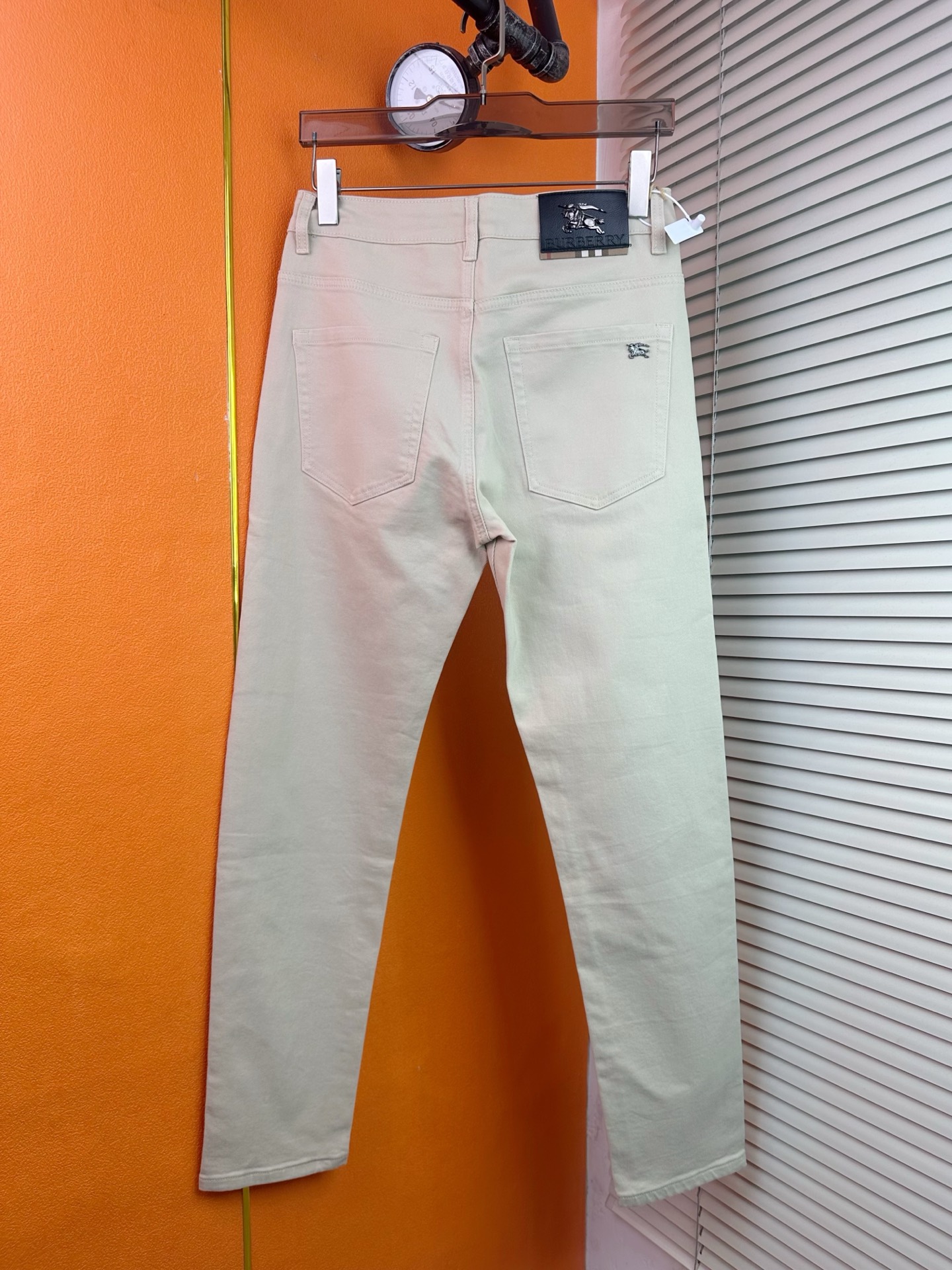 バーバリー メンズ ファッション デニムパンツ 弾力修身