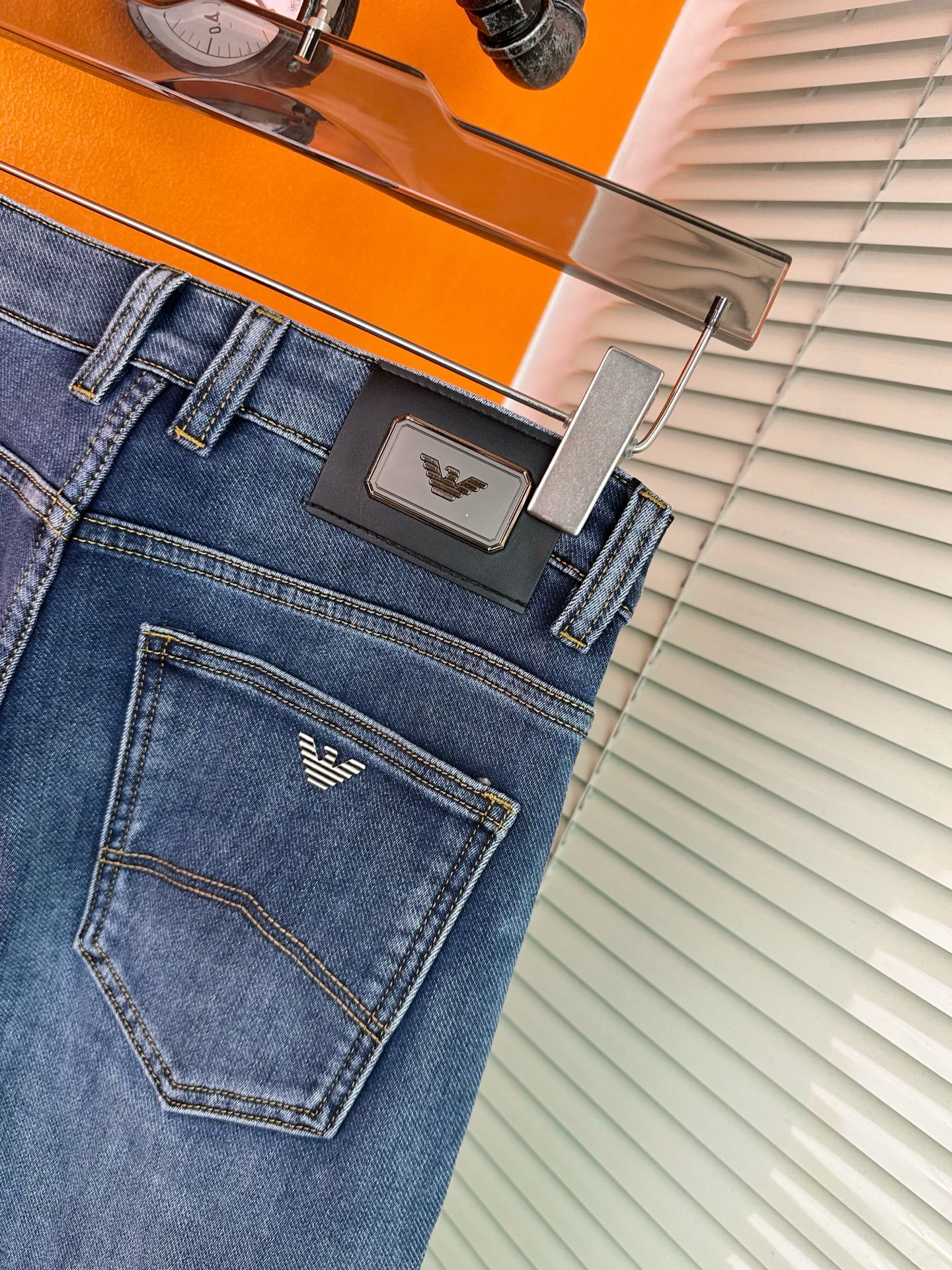 阿玛尼 メンズ デニムパンツ ビジネススタイル 秋冬新作