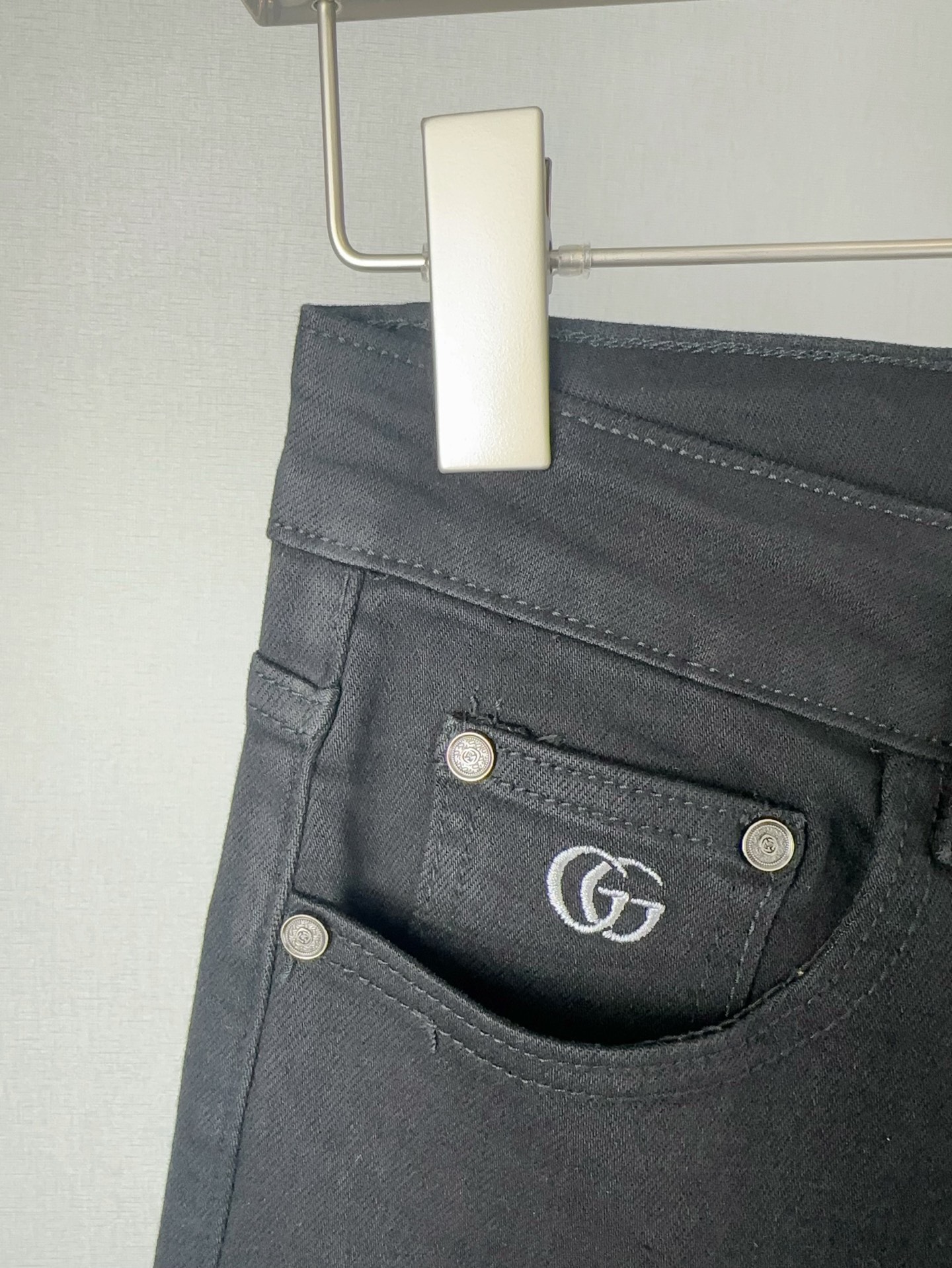 GUCCI 四季新作 メンズ スリムフィット デニムパンツ