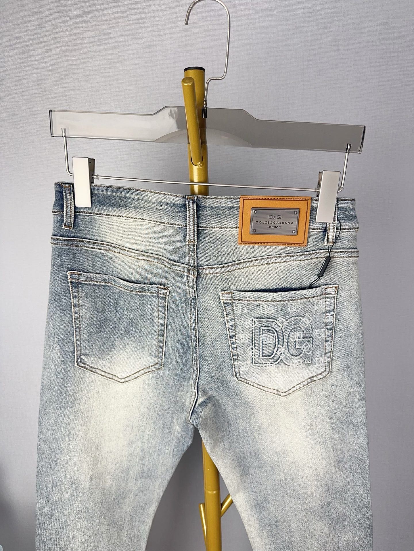 D&G 秋冬新作 スタイリッシュな牛仔長ズボン 弾力小脚修身版型