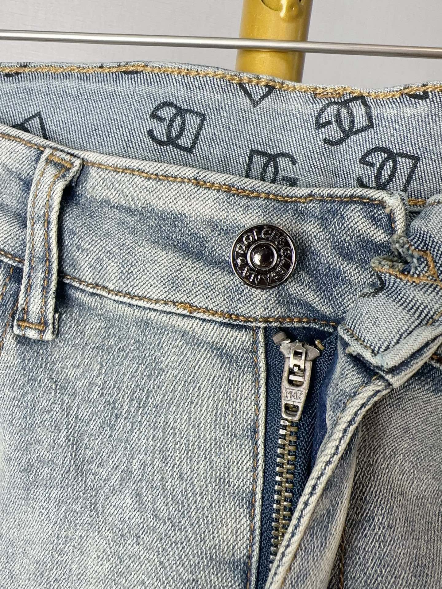 D&G 秋冬新作 スタイリッシュな牛仔長ズボン 弾力小脚修身版型