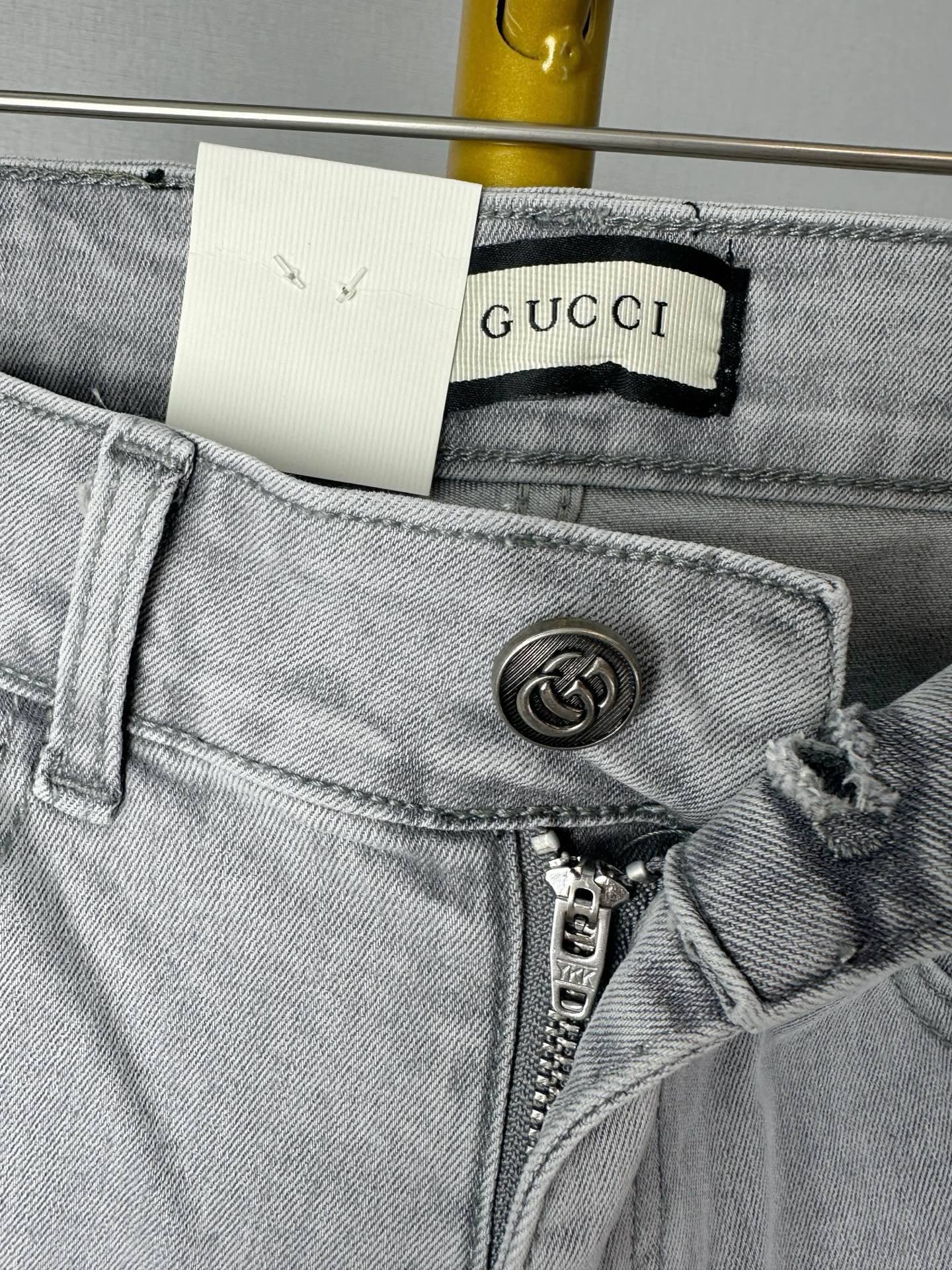 Gucci スタイリッシュ牛仔長パンツ - 修身デザインと高級洗水工芸