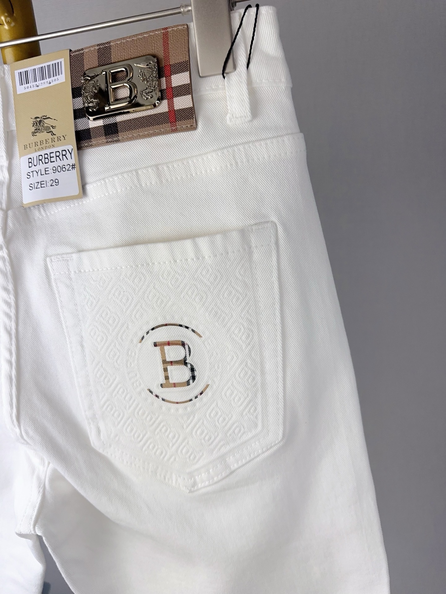 巴宝莉 秋冬新作 メンズ スリムフィット デニムパンツ