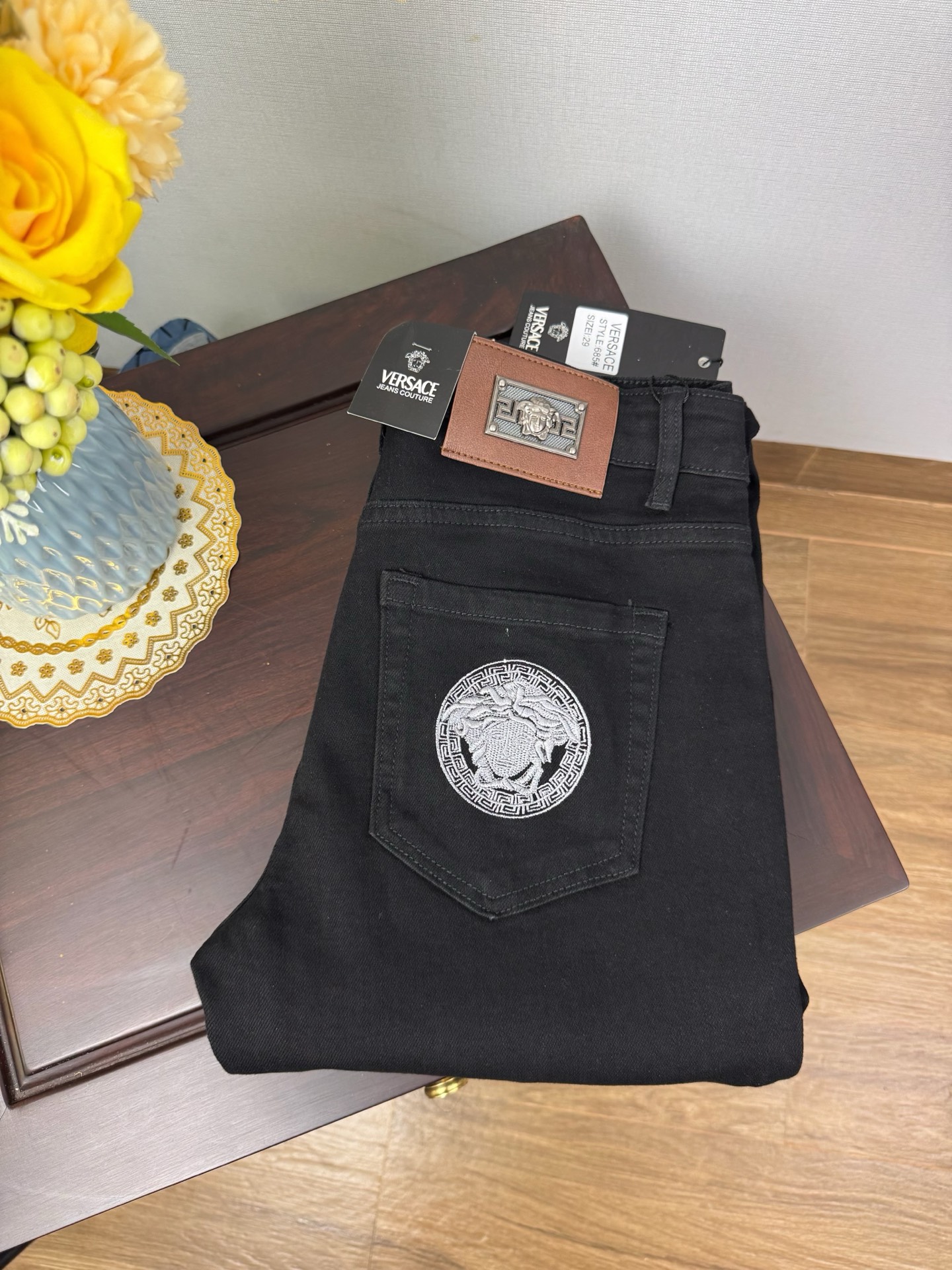 范思哲 秋冬新作 男性用ファッションデニムパンツ スリムフィットデザイン