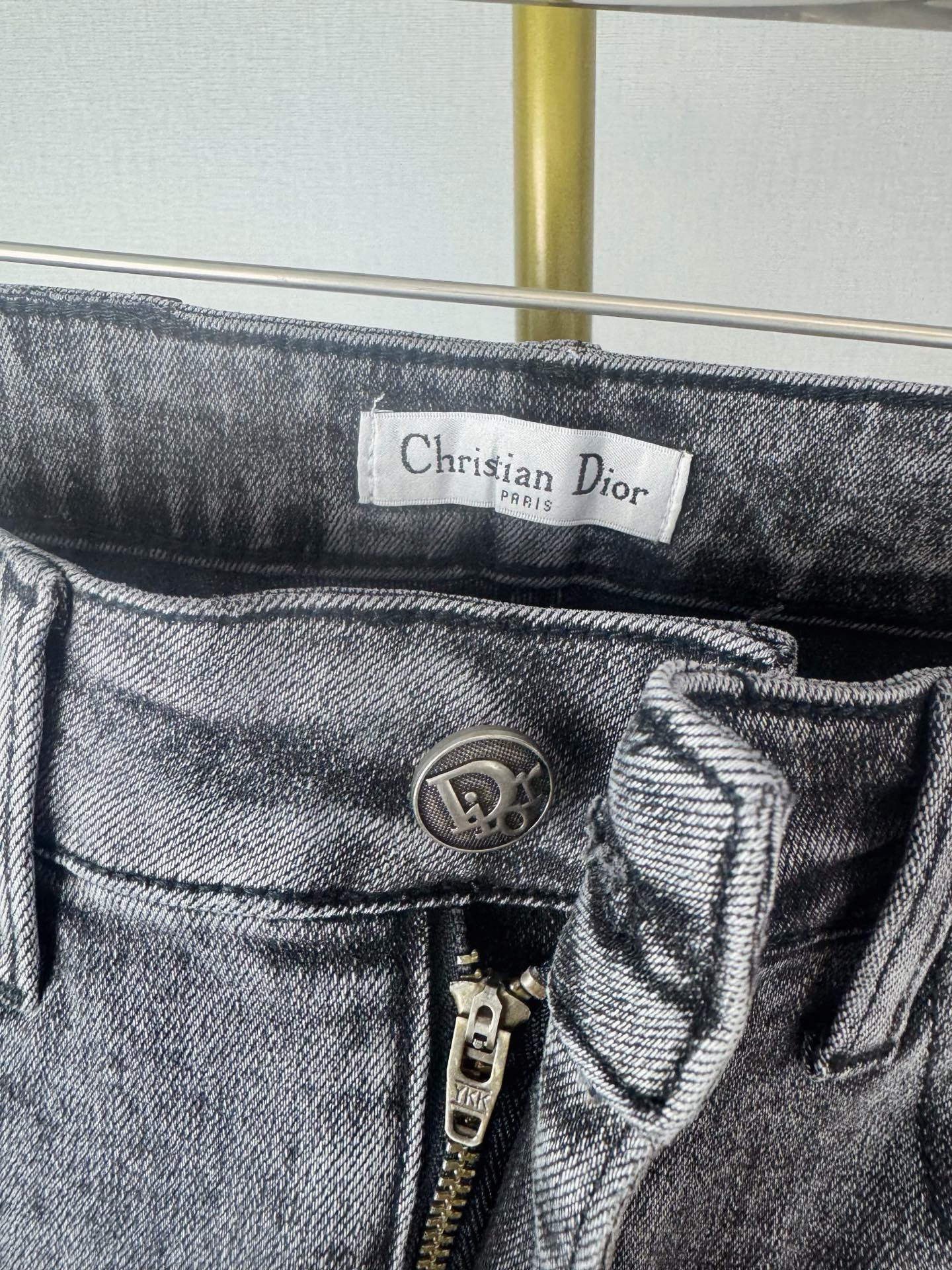 ディオ 秋冬新作 デザイン性抜群の牛仔長裤