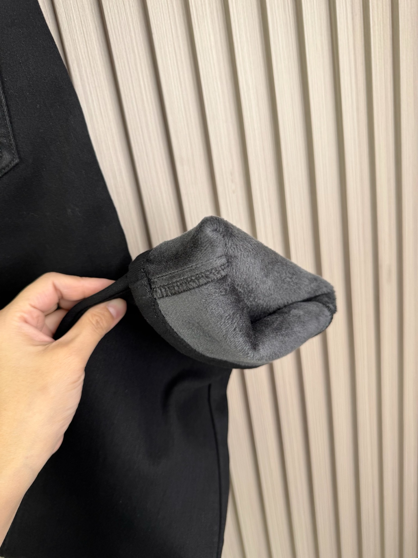 阿玛尼 修身小脚加绒牛仔裤 保暖性抜群