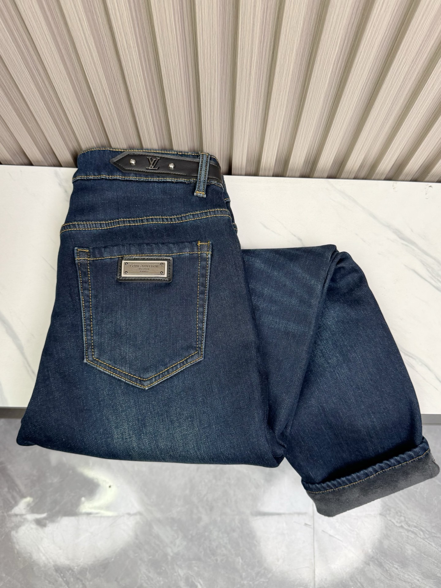 P315 LV 男性用修身小脚加绒牛仔裤 - 柔らかく快適で保温性抜群