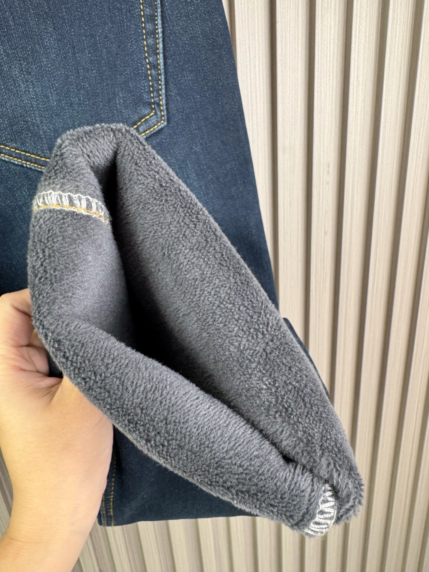 P315 LV 男性用修身小脚加绒牛仔裤 - 柔らかく快適で保温性抜群