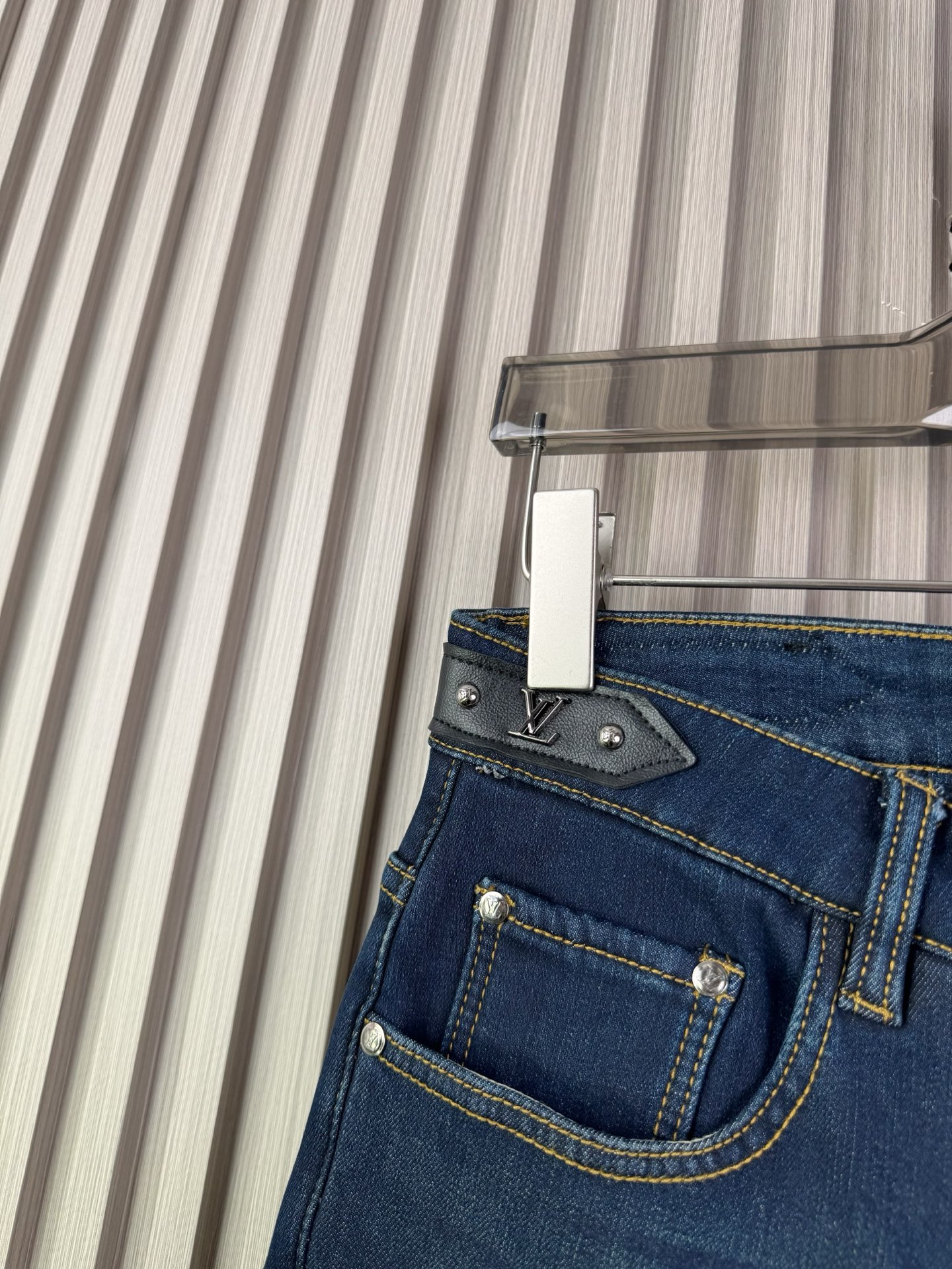 P315 LV 男性用修身小脚加绒牛仔裤 - 柔らかく快適で保温性抜群