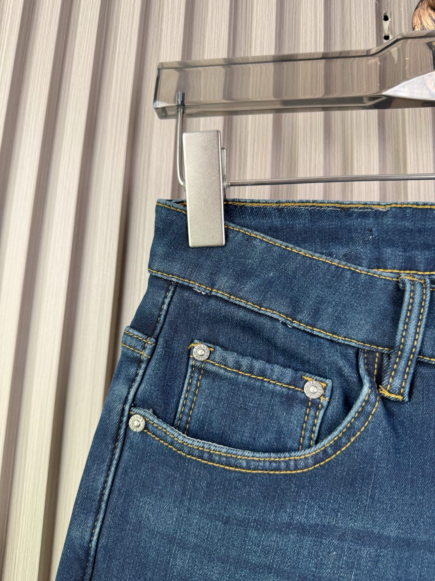 D&G修身小脚加绒牛仔裤 - 保暖性抜群の柔らかいデニム