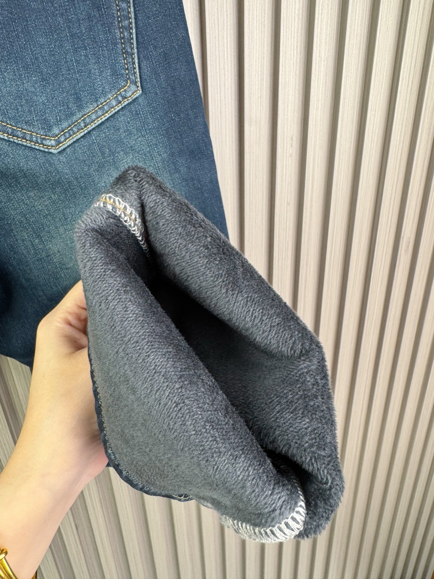 D&G修身小脚加绒牛仔裤 - 保暖性抜群の柔らかいデニム