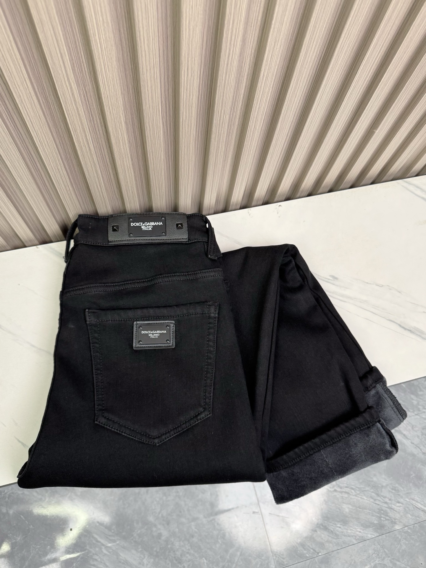 D&G修身小脚加绒牛仔裤 - 柔らかく快適な秋冬アイテム