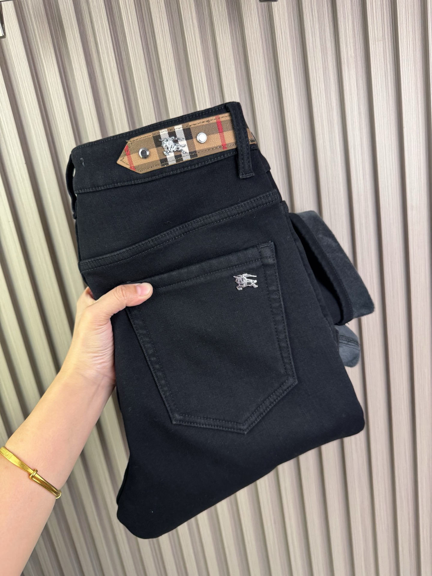 巴宝莉 男士加绒牛仔裤 保暖性抜群の柔らかさ