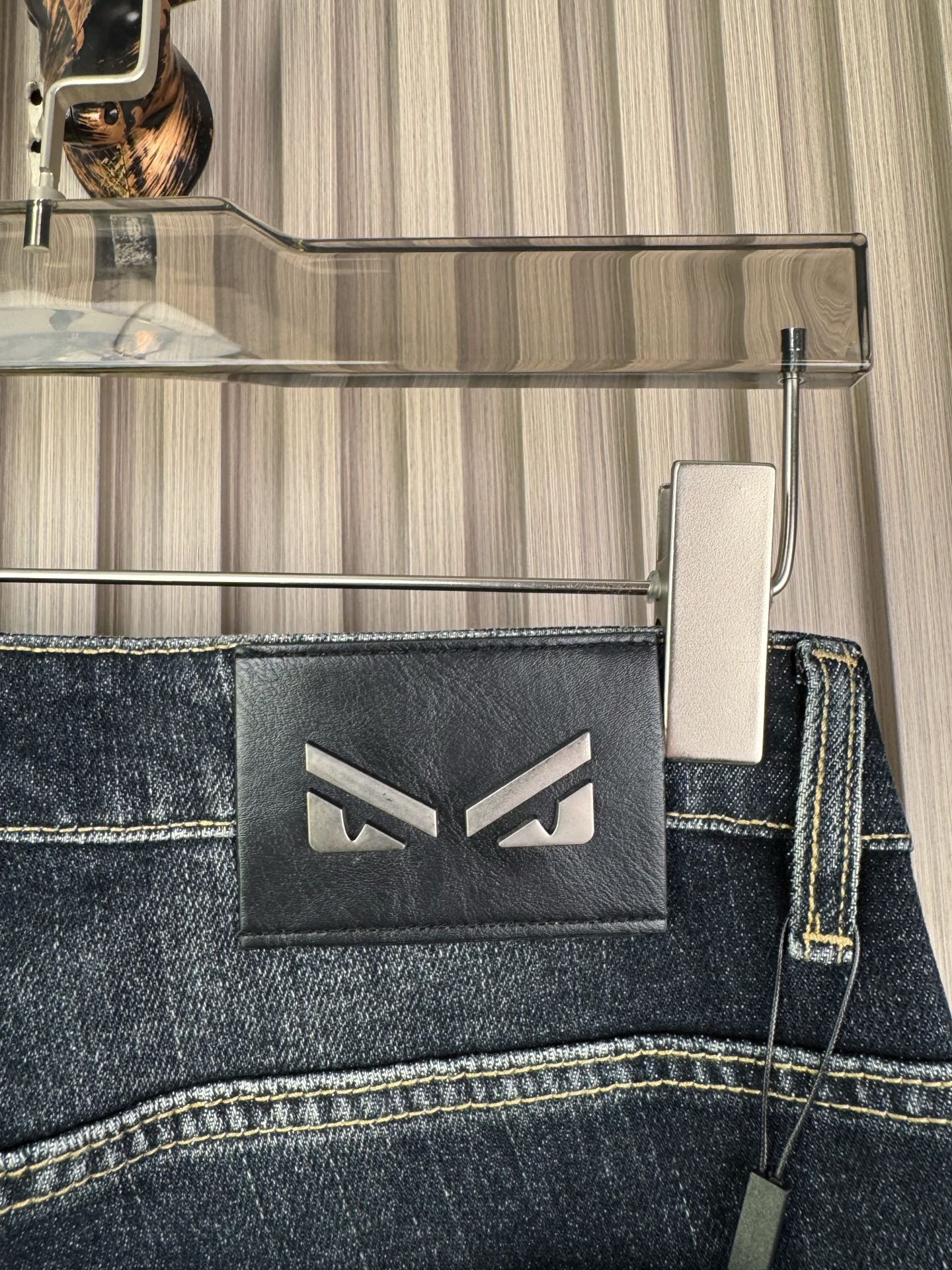 芬迪 男士阔腿直筒牛仔裤 - 柔らかく快適なデザイン