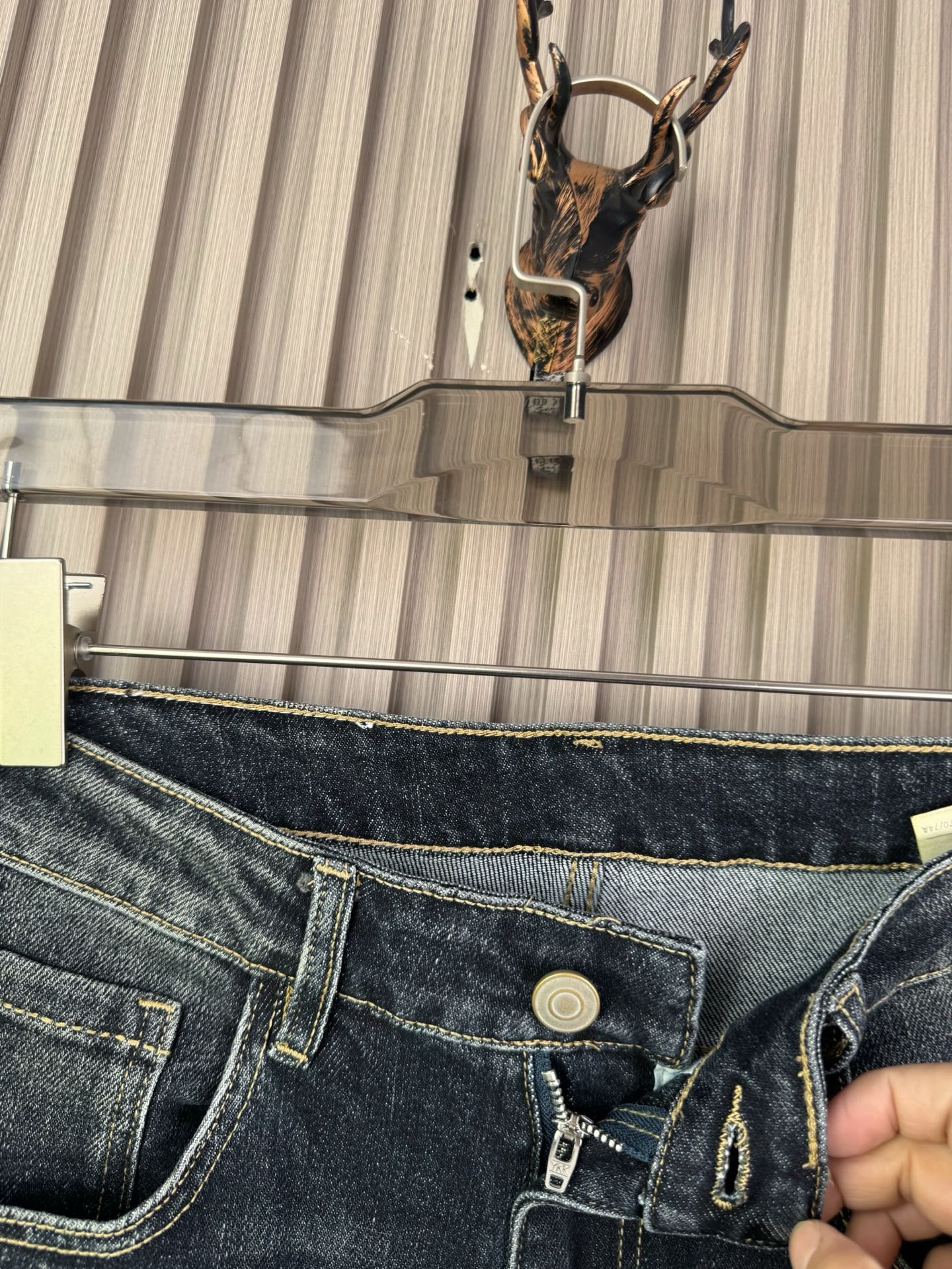 芬迪 男士阔腿直筒牛仔裤 - 柔らかく快適なデザイン