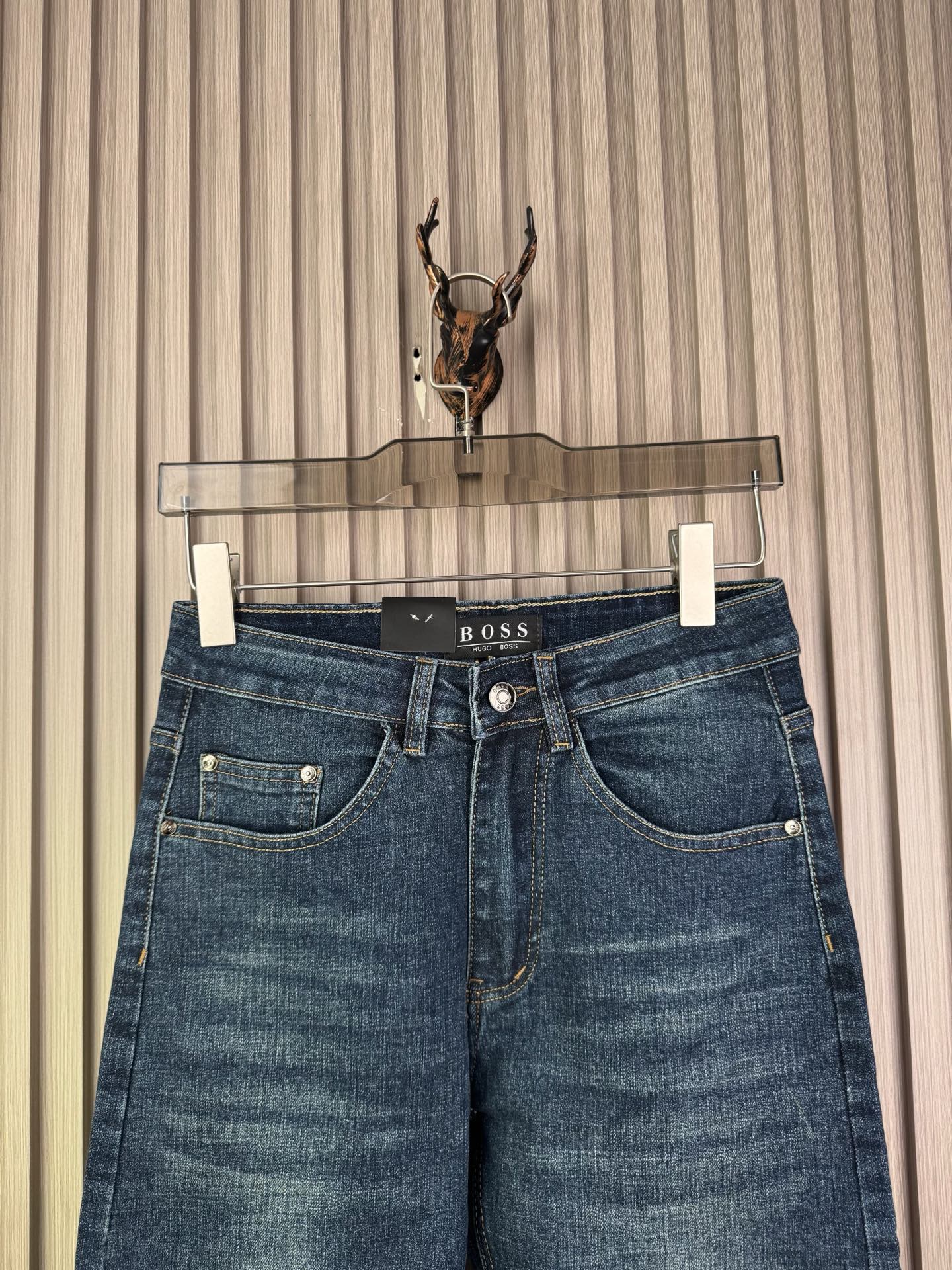 BOSS修身小直筒牛仔裤 - 柔らかく快適な秋冬スタイル