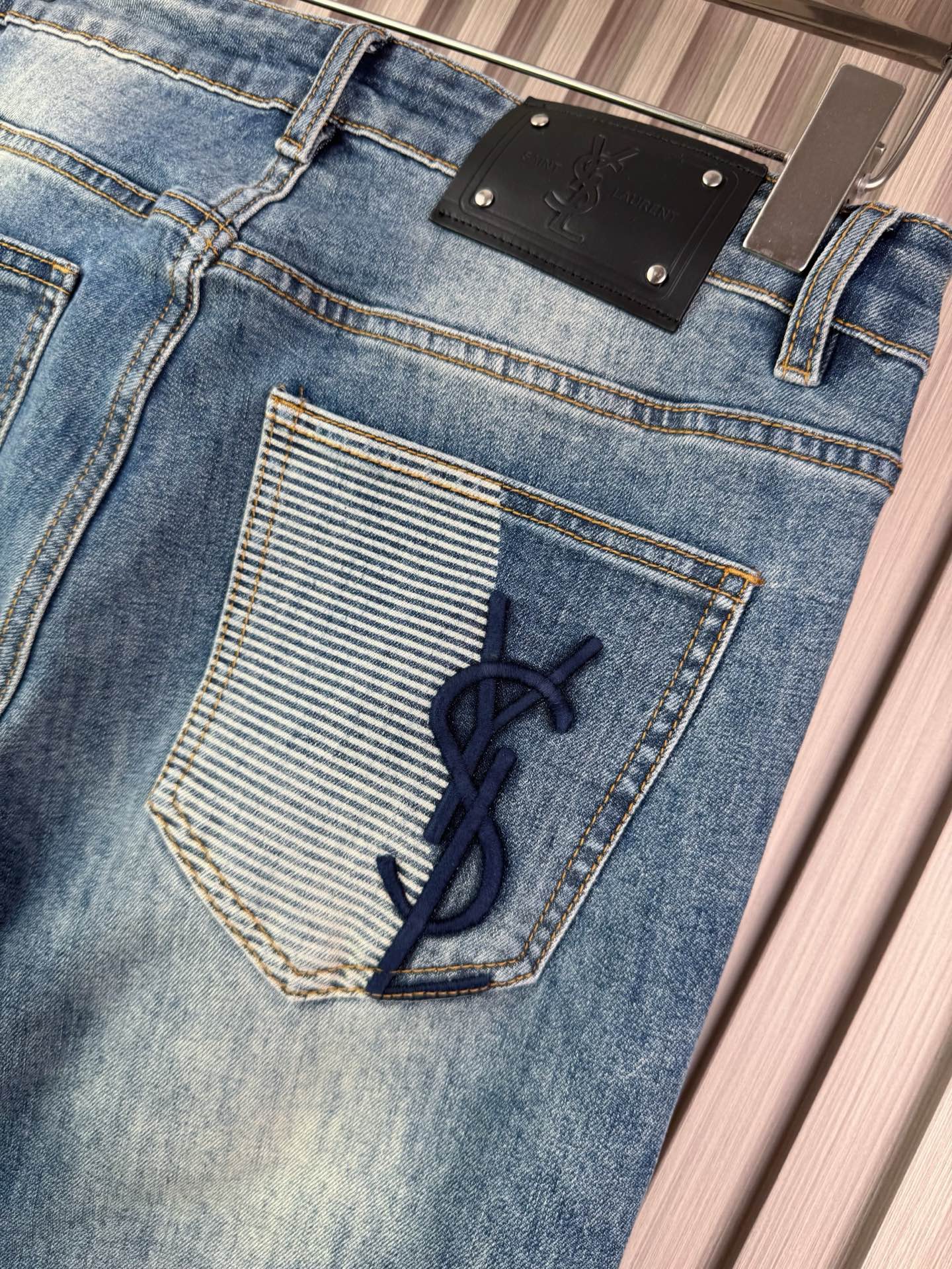 YSL男士修身小脚牛仔裤 - 柔らかく快適な定制面料