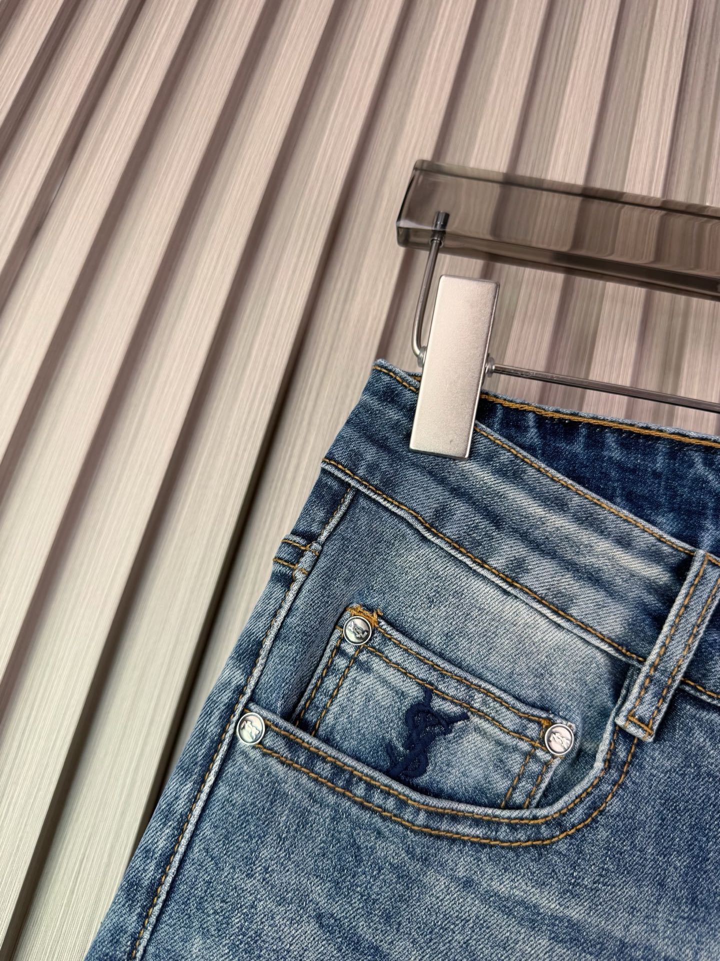 YSL男士修身小脚牛仔裤 - 柔らかく快適な定制面料