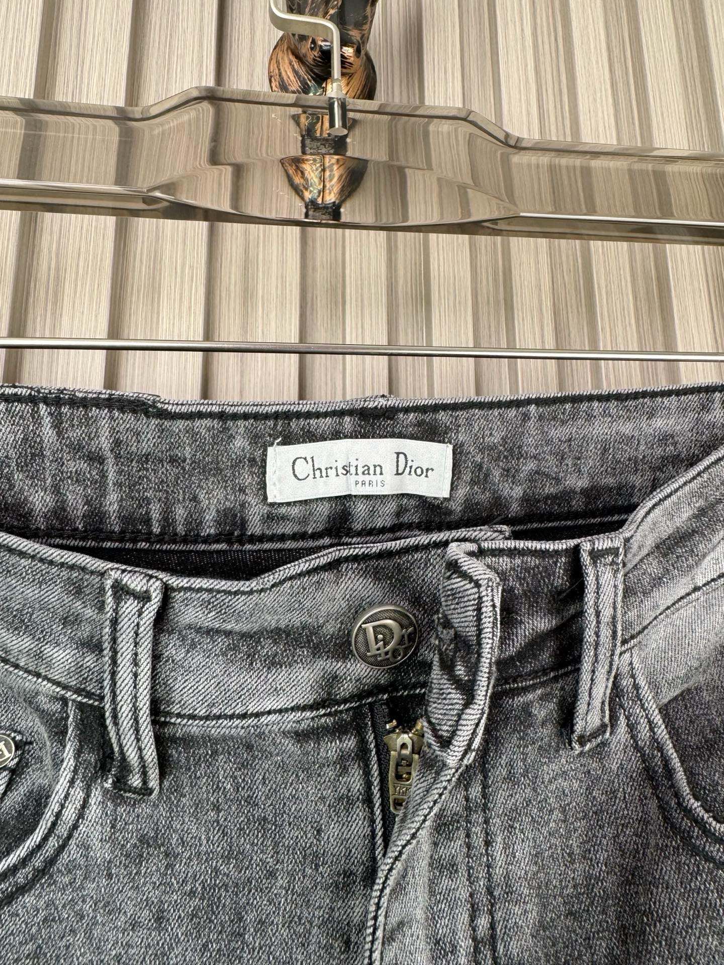 ディオール 男士修身小脚牛仔裤 柔らかく快適な着心地